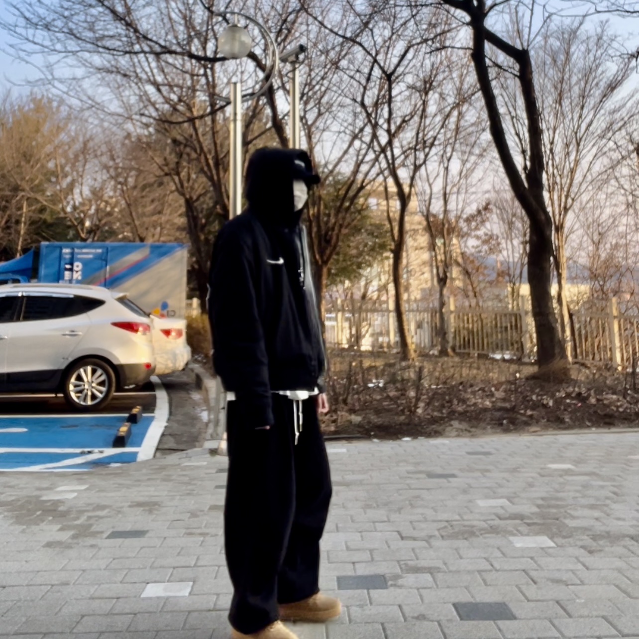 Stussy Basic Applique Hoodie Black, Supreme Washed Chino Twill Camp Cap Black 착용 스타일 - 1
