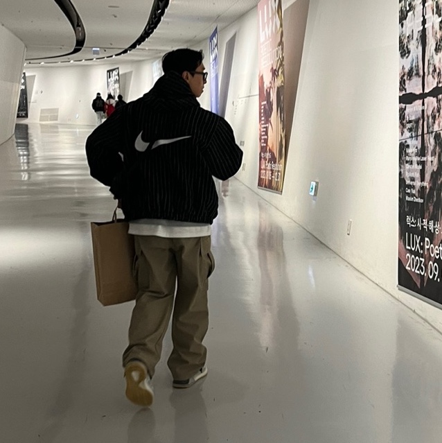 Nike x Stussy NRG Striped Wool Jacket Black (DR4023-010), Arc'teryx Mantis 1 Waistpack Black II 착용 스타일 - 1
