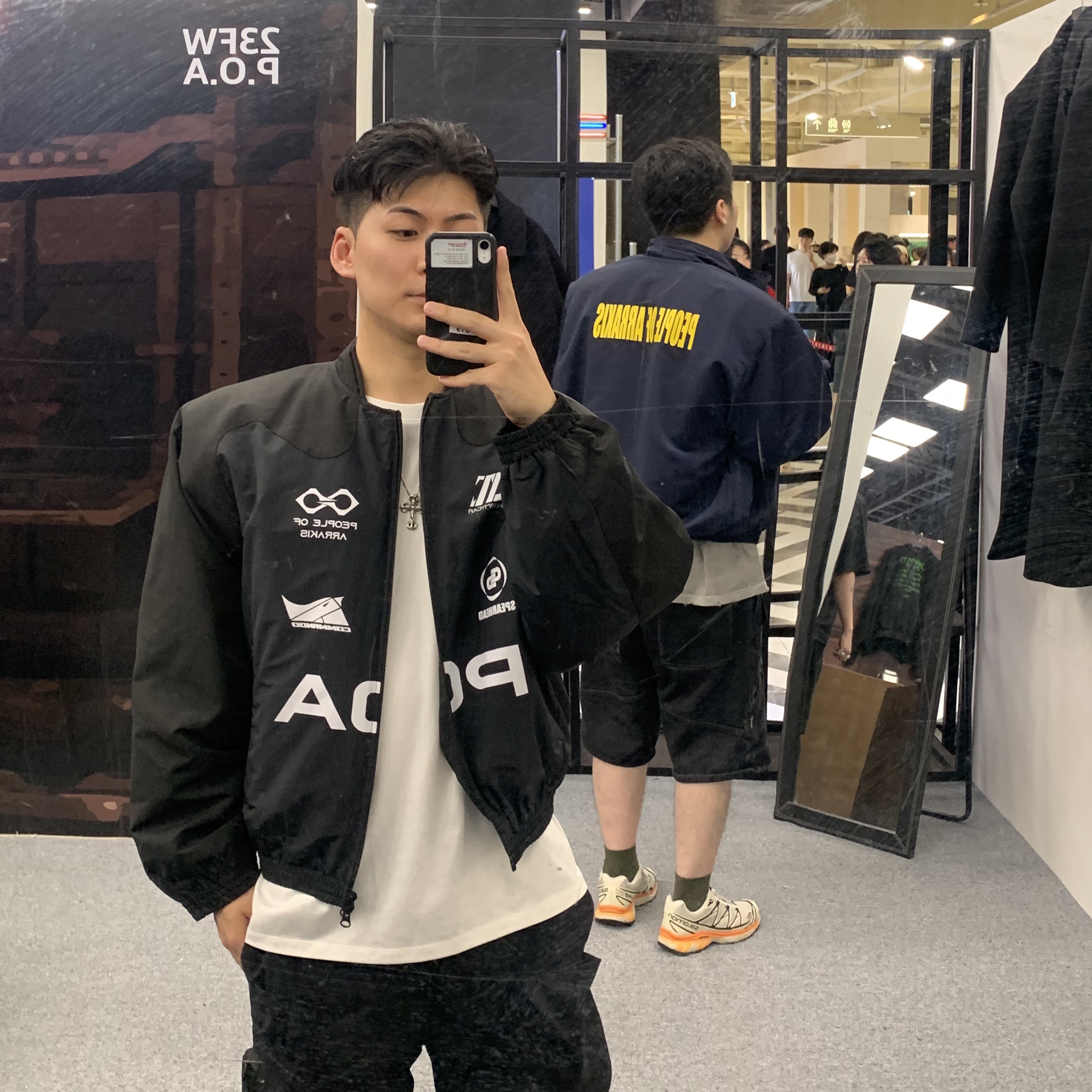 Undermycar Acer Padded Shoulder Crop Blouson Ebony - 23FW 착용 스타일
