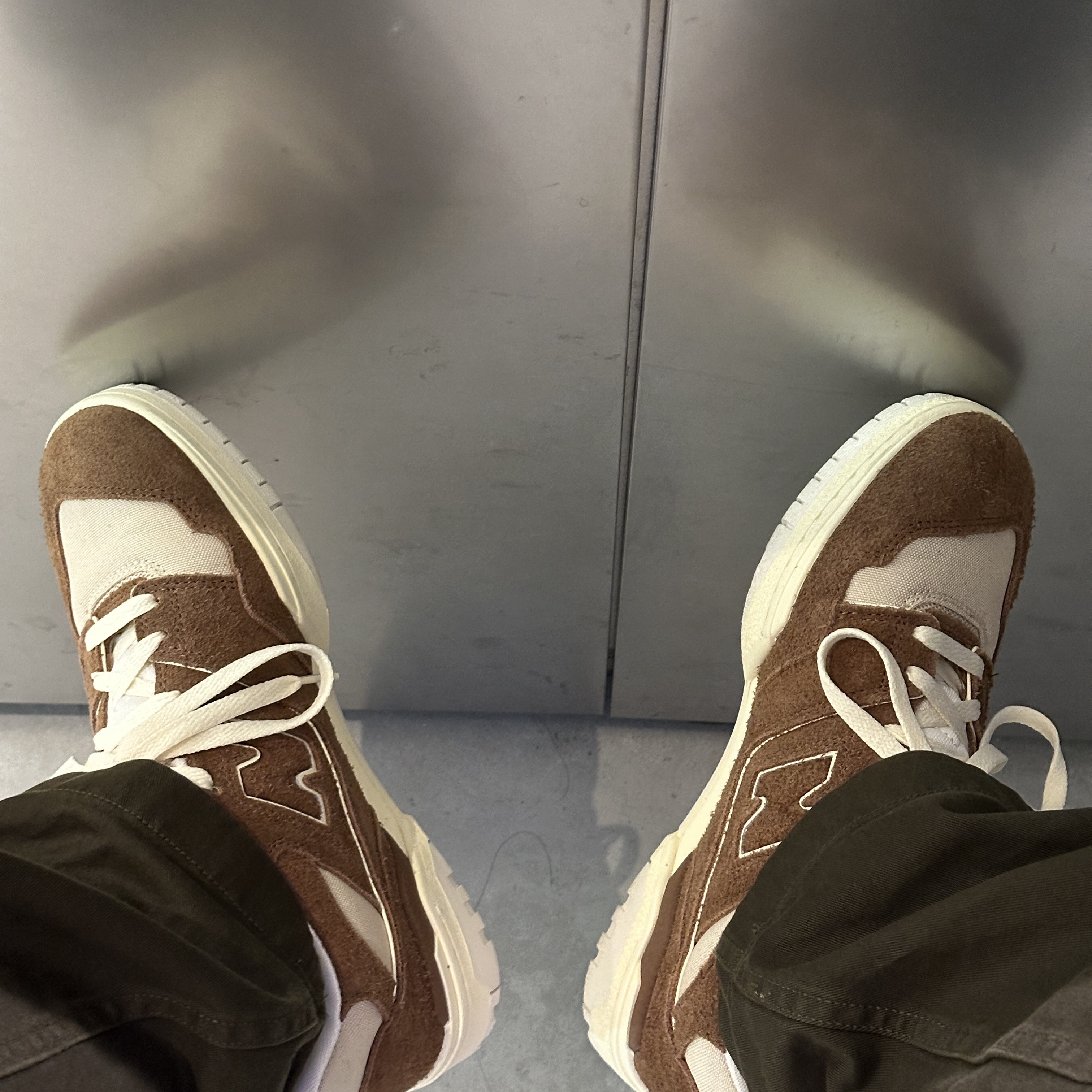 New Balance x Aime Leon Dore 550 True Brown 착용 스타일 - 3