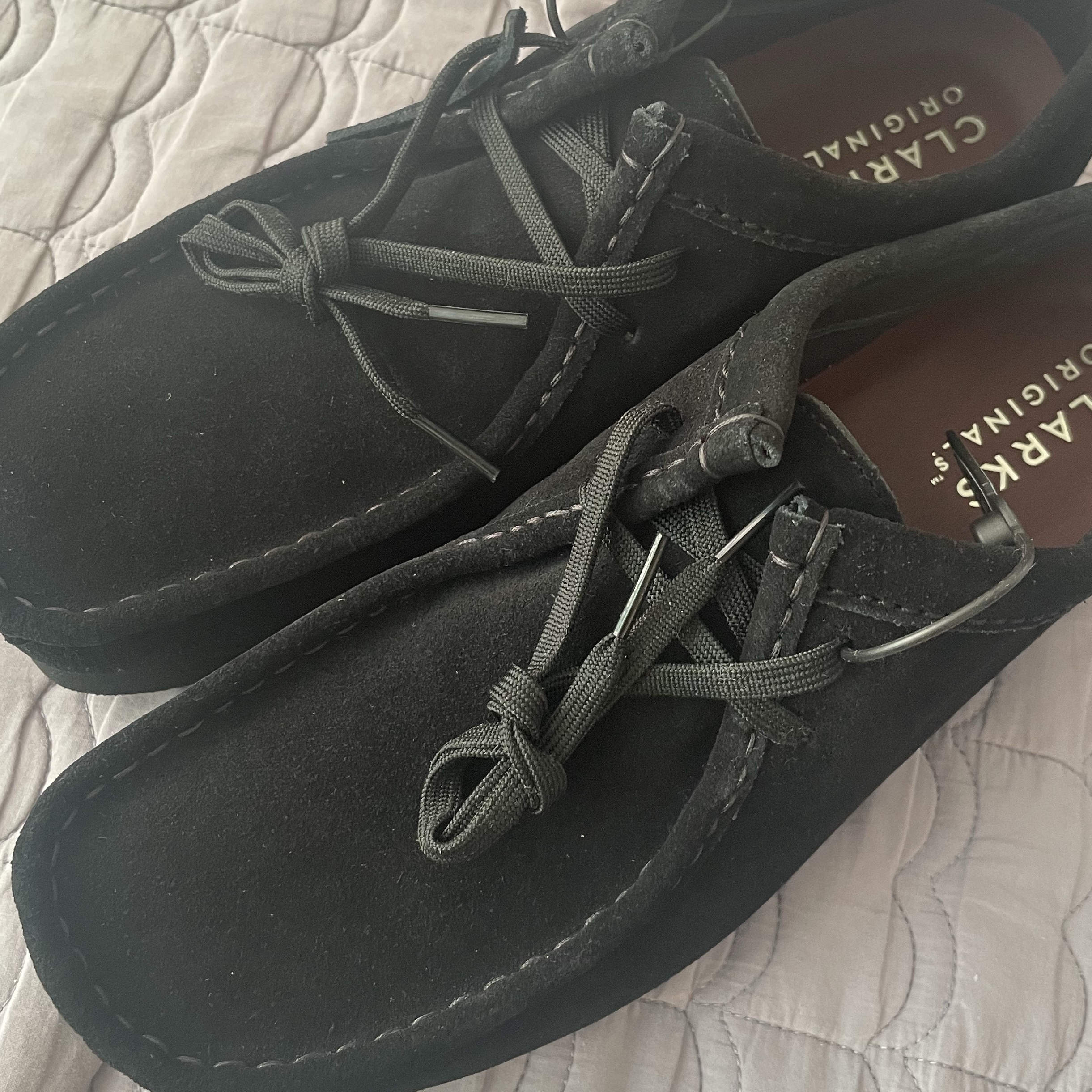 Clarks Wallabee Gore-Tex Black Suede 착용 스타일