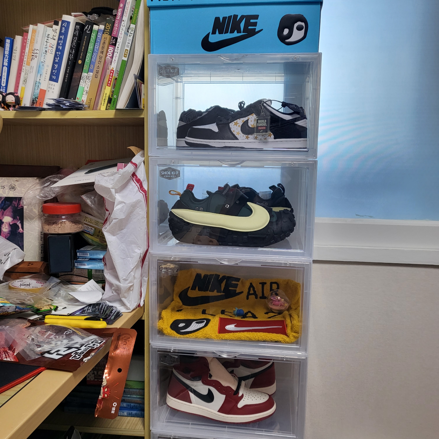 Nike x Supreme SB Dunk Low Black 착용 스타일 - 1
