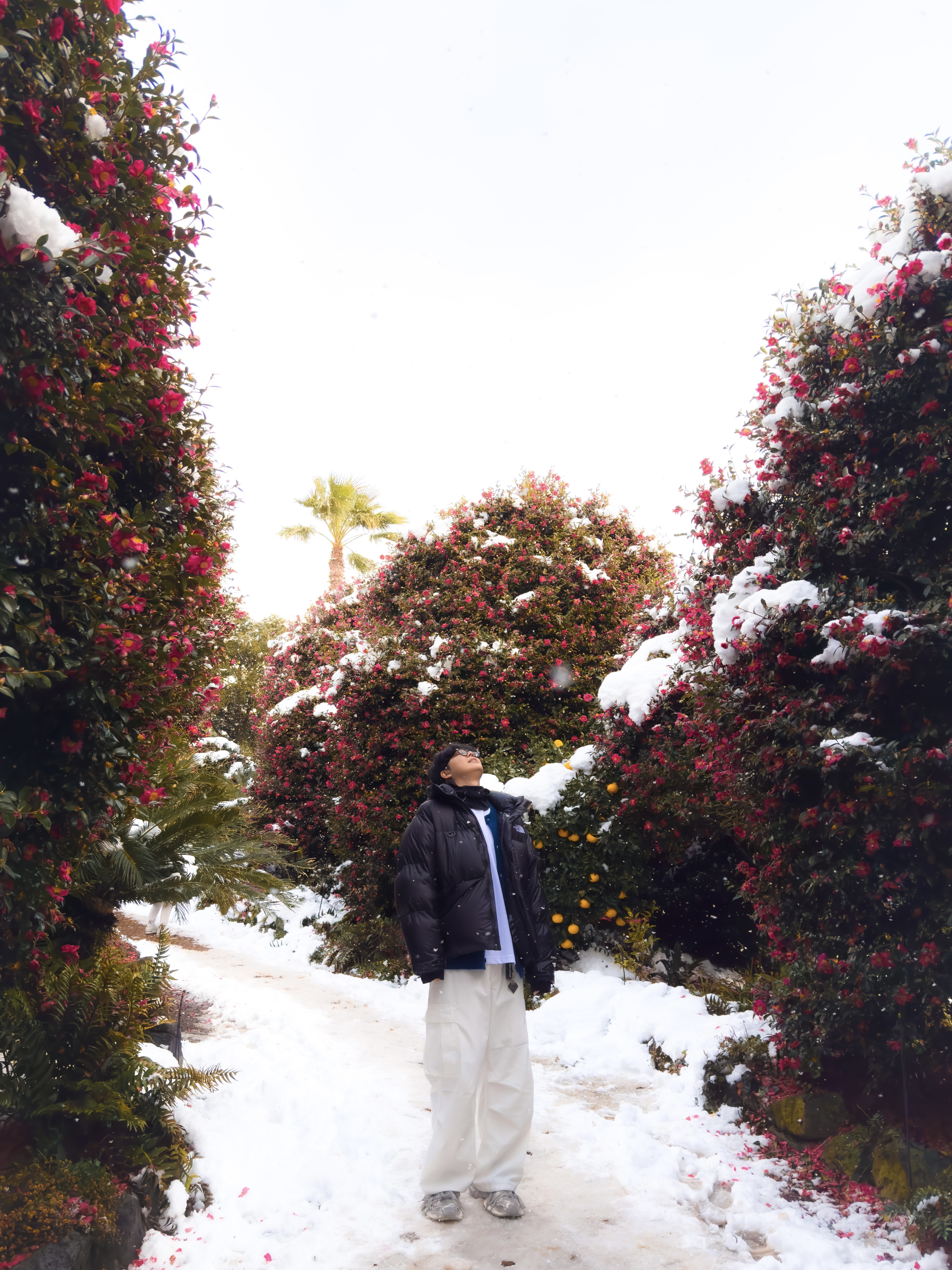 The North Face White Label Quantum Elberon Down Jacket Black, Balenciaga 3XL Sneakers Light Beige 착용 스타일