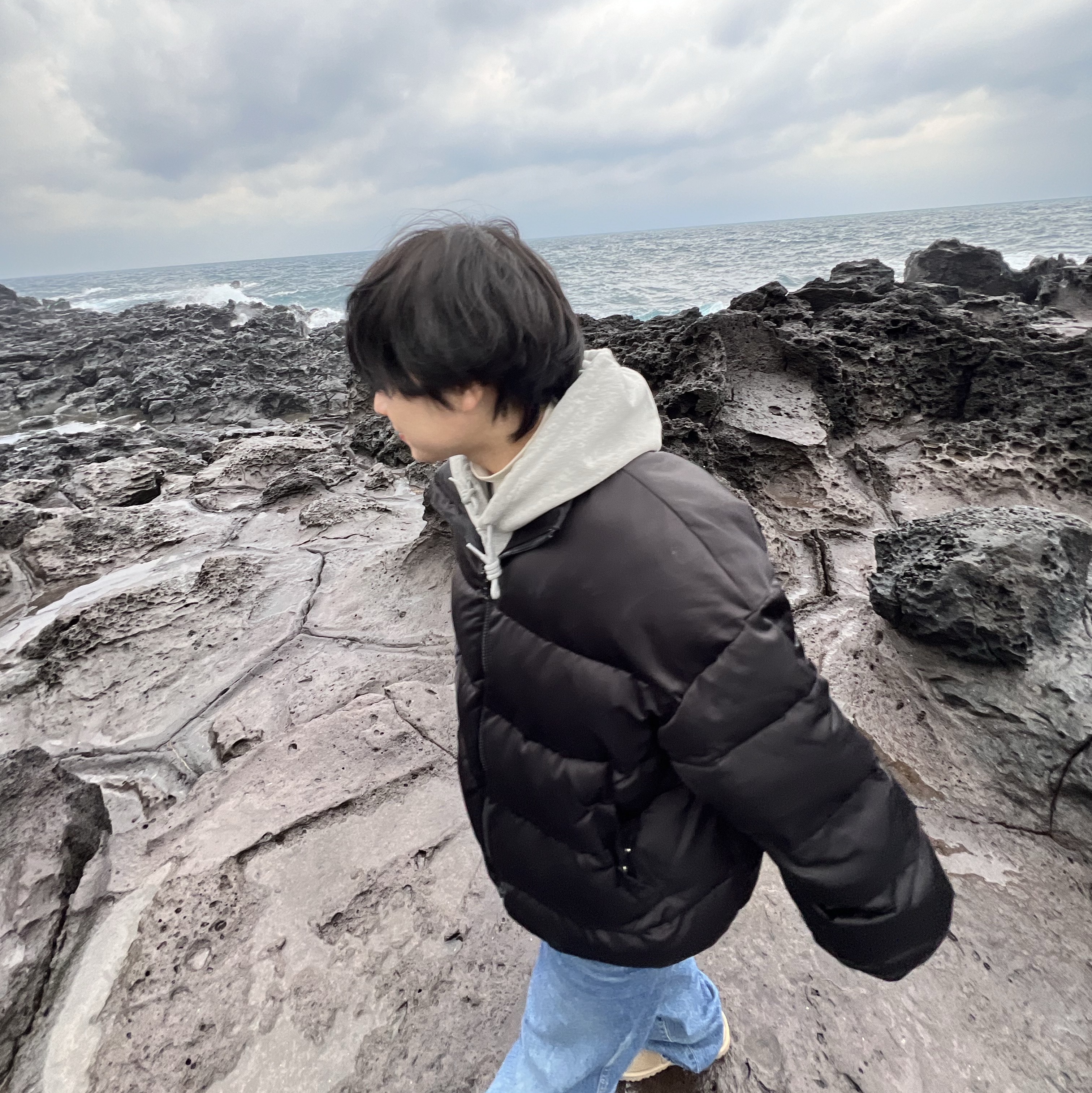 COS Oversized Mohair Blend Muffler Blue Brown Checked, Pottery One Washed Wide Denim Cotton High Density Twill Denim Cloth Washer Finish Mid Blue 착용 스타일 - 2