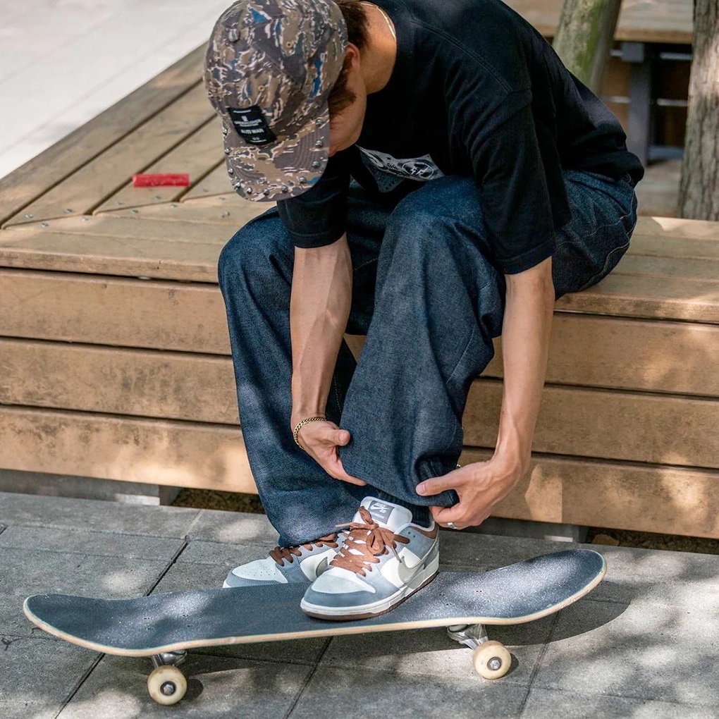 Nike x Yuto Horigome SB Dunk Low Wolf Grey, Nike x Supreme SB Dunk Low QS Rammellzee Black 착용 스타일 - 3