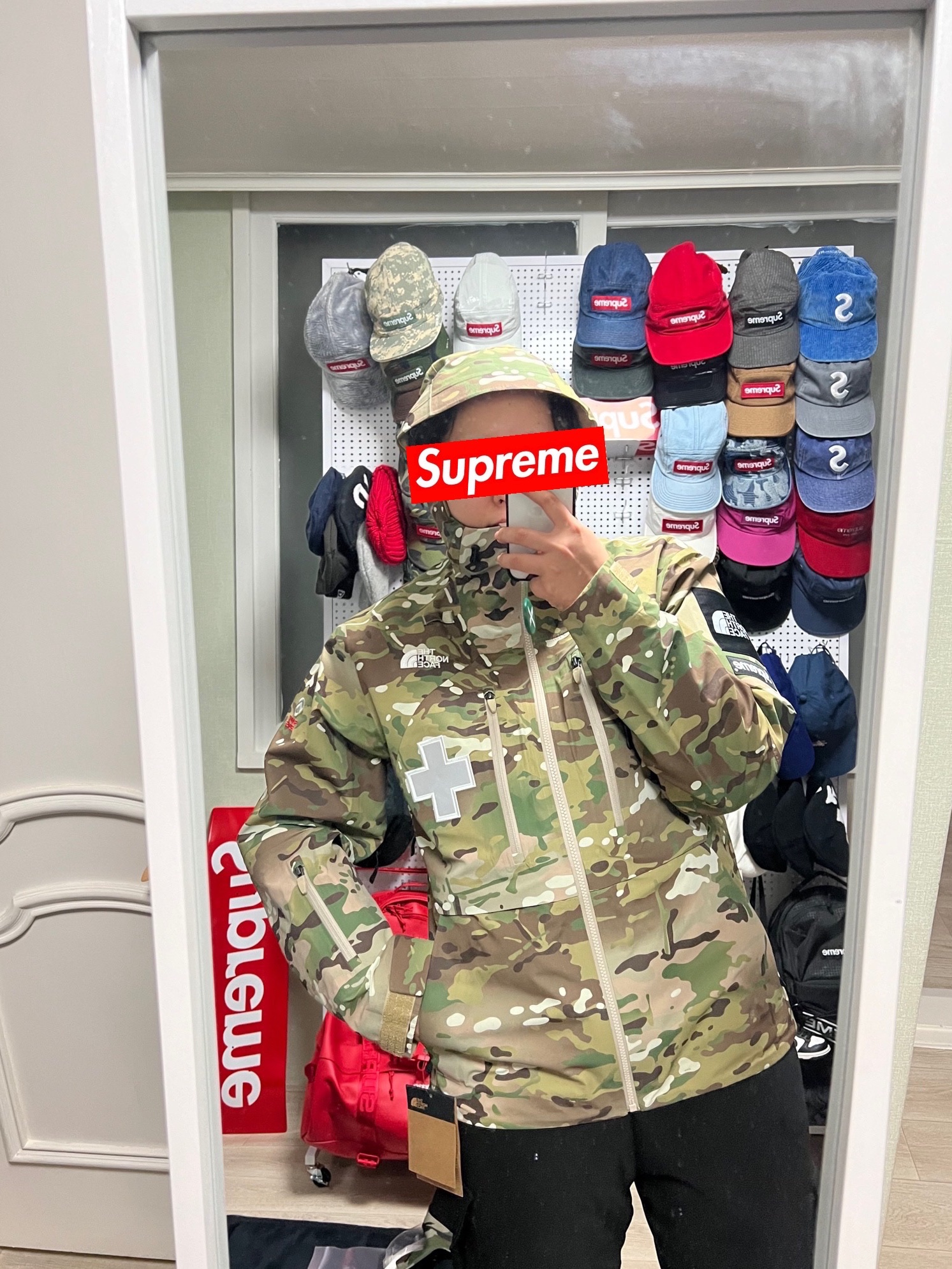 Supreme x The North Face Summit Series Rescue Mountain Pro Jacket Multi Camo - 22SS 착용 스타일 - 1
