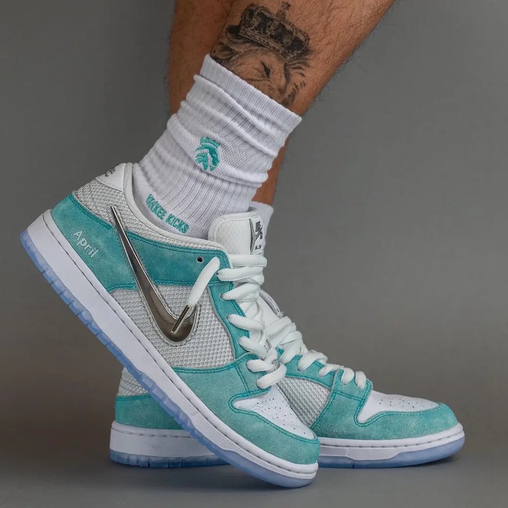Nike x Yuto Horigome SB Dunk Low Wolf Grey, Nike x Supreme SB Dunk Low QS Rammellzee Black 착용 스타일 - 5