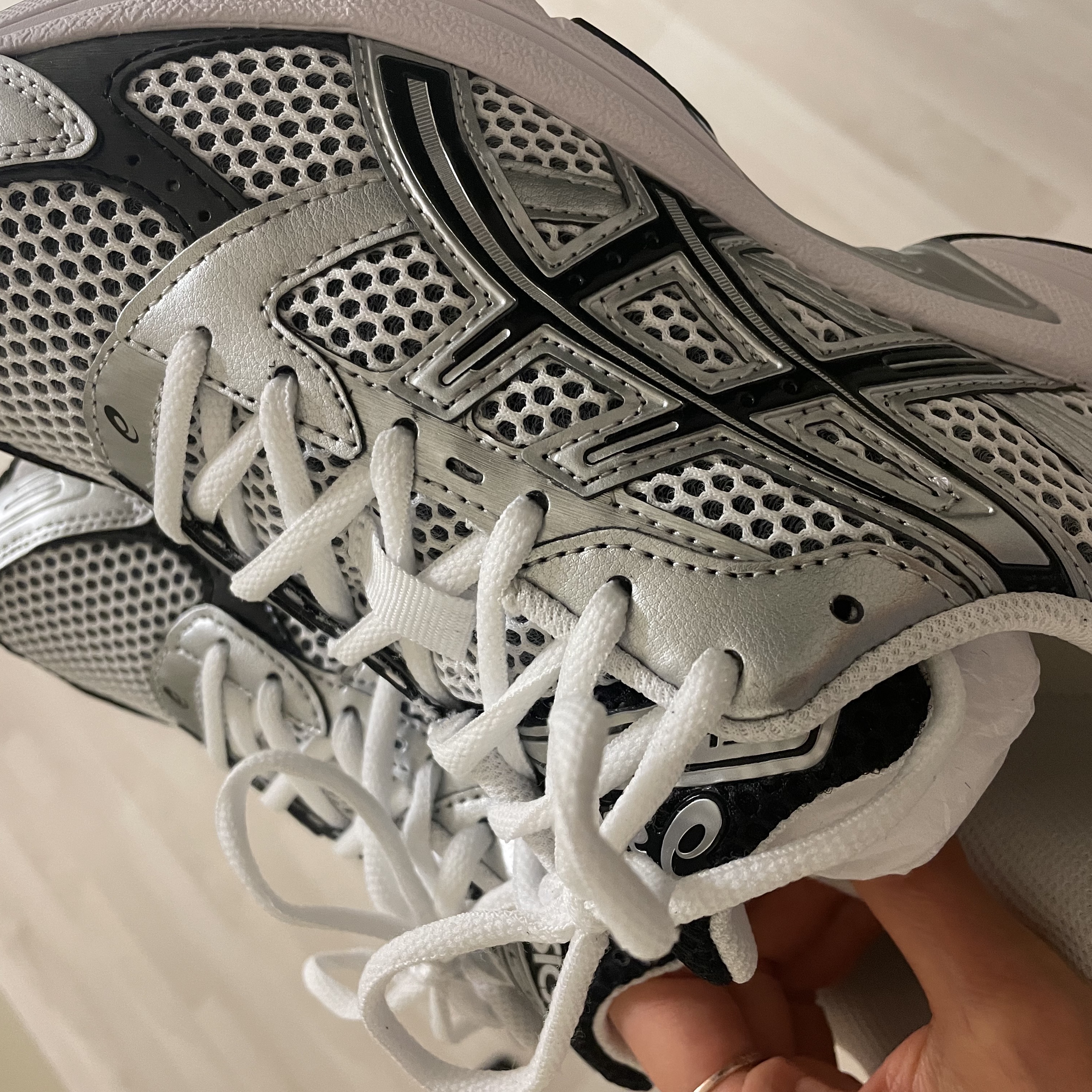 Asics Gel-1130 White Black 착용 스타일