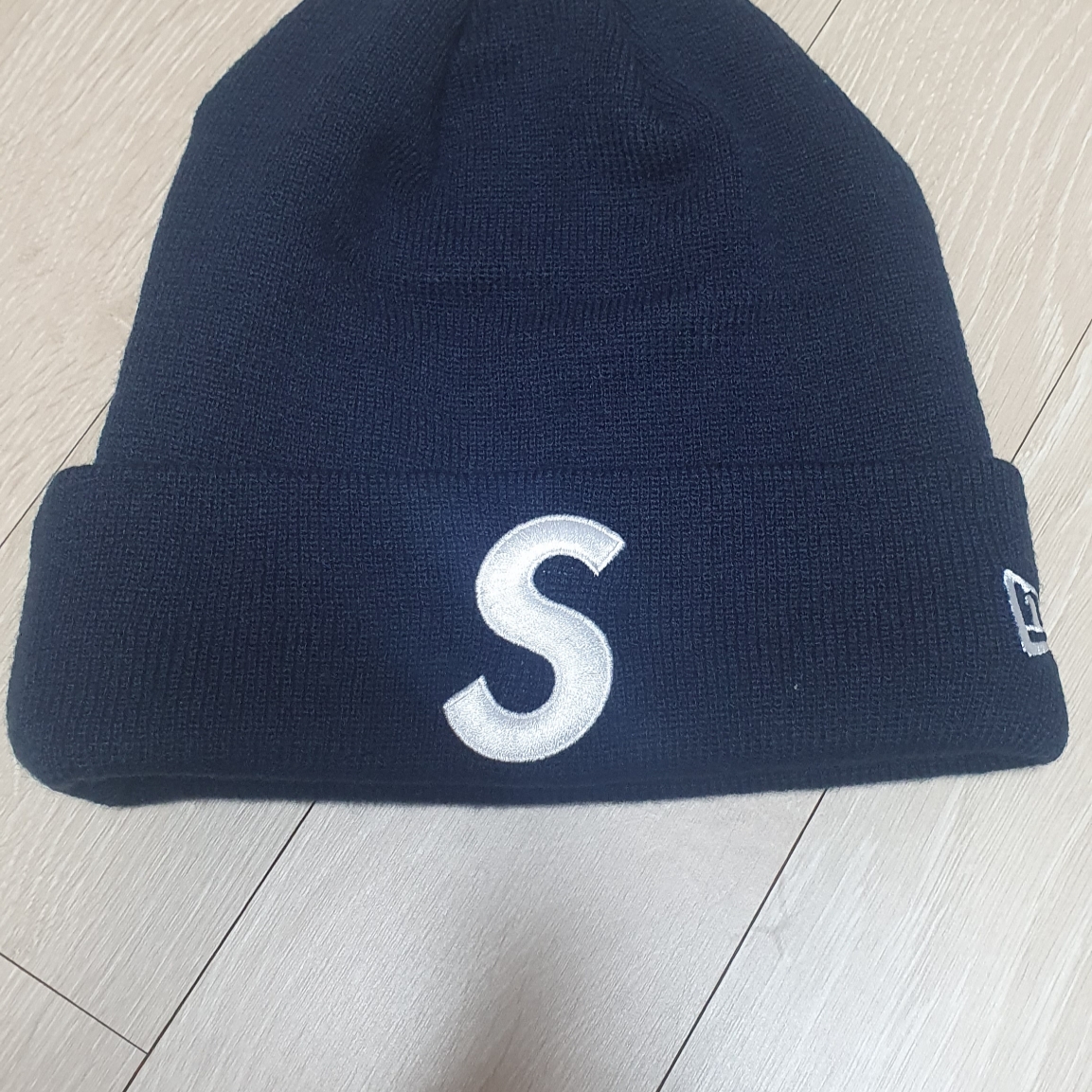 Supreme New Era S Logo Beanie Navy - 23FW 착용 스타일 - 2