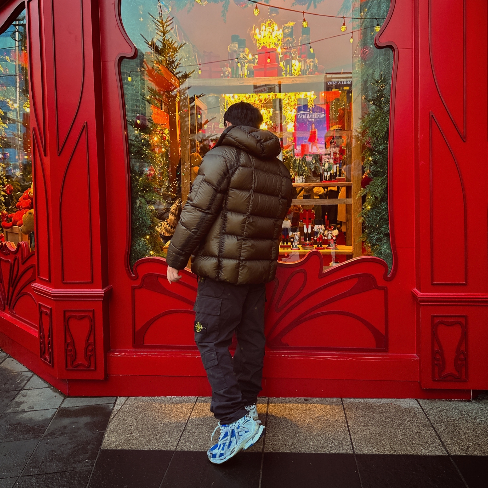 C.P. Company D.D Shell Hooded Quilted Down Jacket Olive Night - 23FW, Balenciaga Runner Sneakers Blue White 착용 스타일 - 2