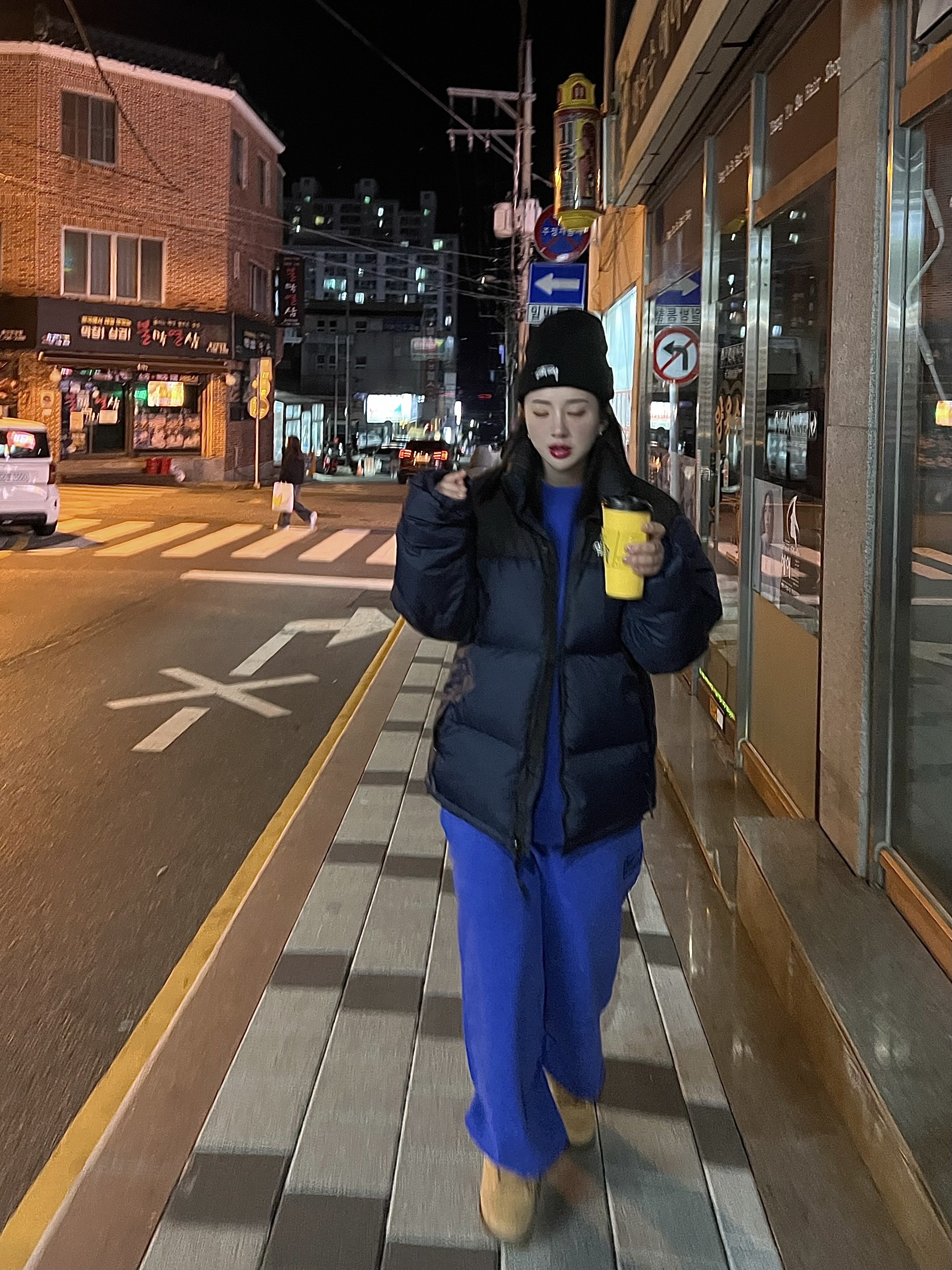 Nike x Stussy NRG Acid Washed Crewneck Game Royal (DR4024-480), Nike x Stussy NRG Acid Washed Fleece Pants Game Royal (DR4025-480) 착용 스타일