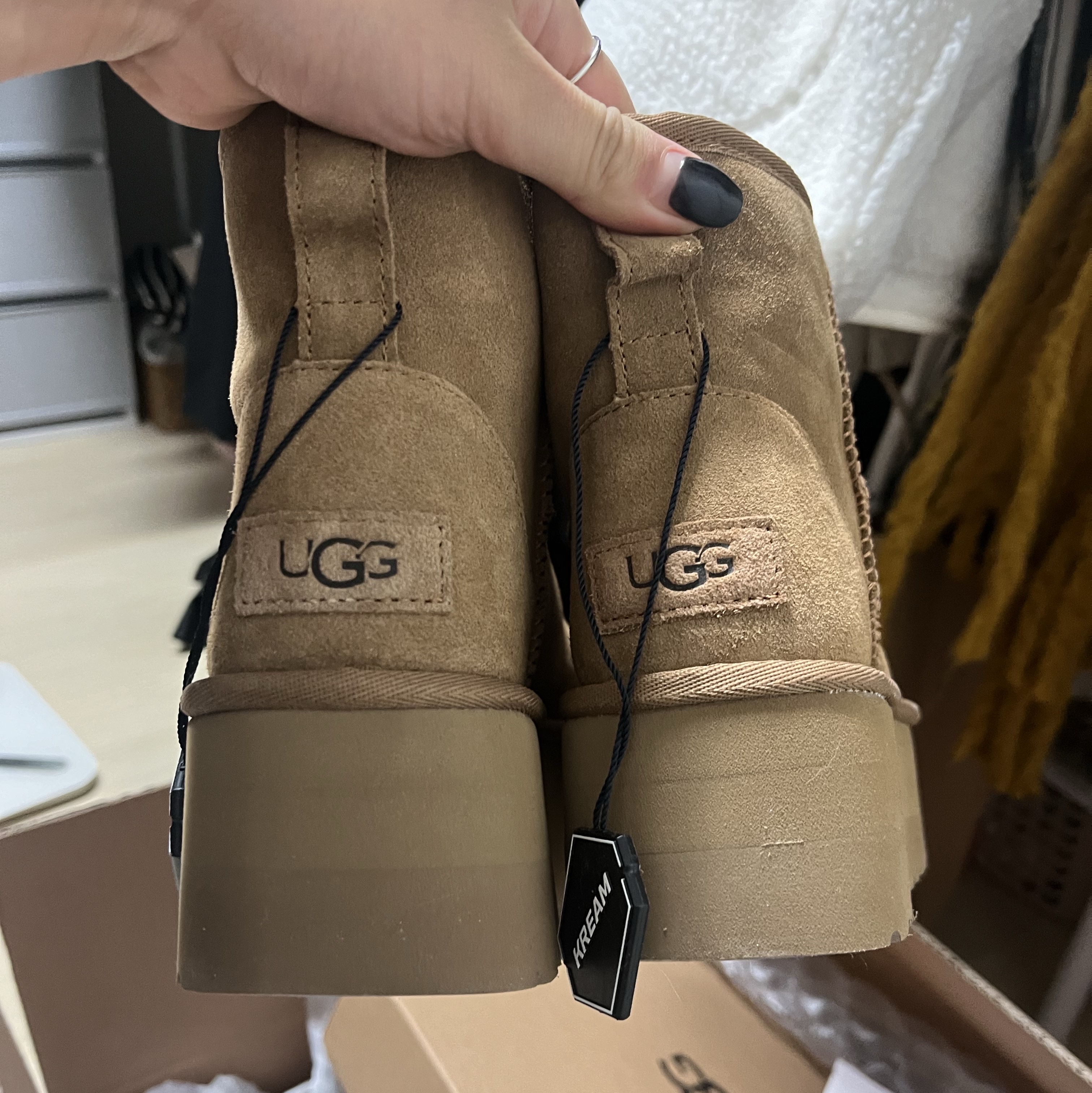 (W) UGG Classic Mini Platform Boots Chestnut 착용 스타일