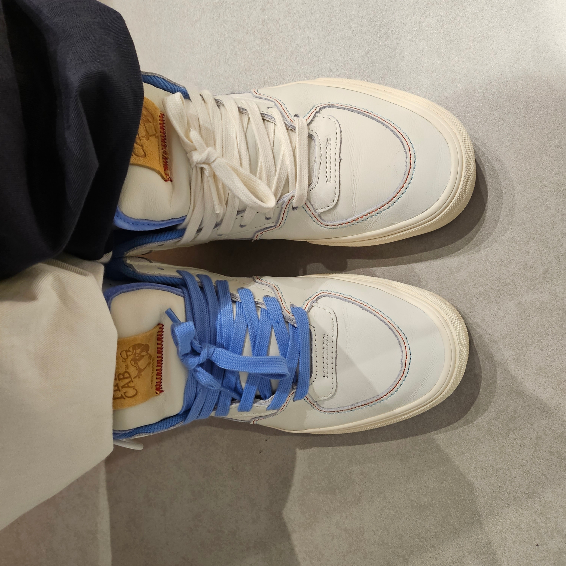 Vans x IAB Studio Half Cab Marshmallow Antique White 착용 스타일