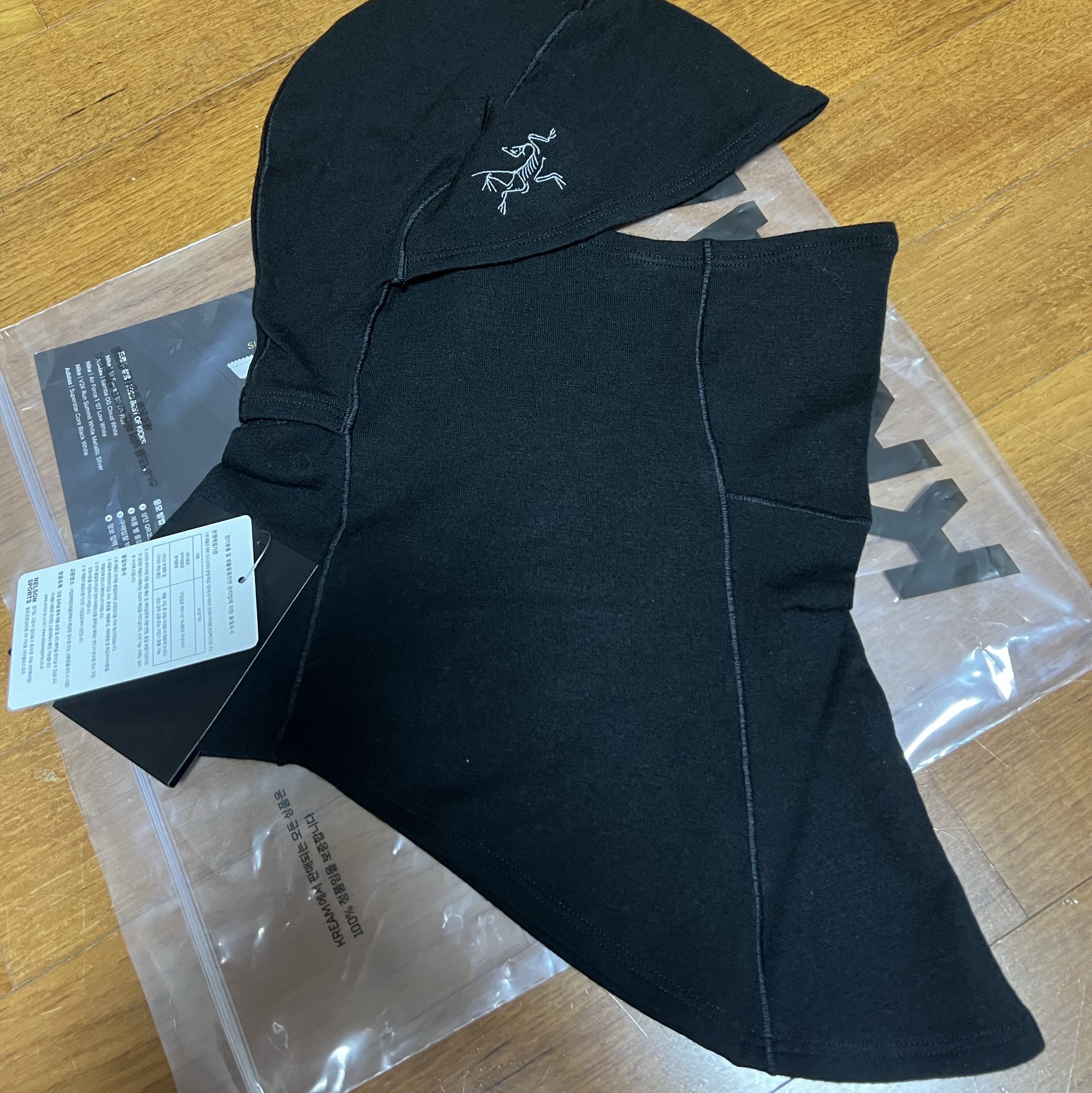 Arc'teryx Rho Lightweight Wool Balaclava Black 착용 스타일