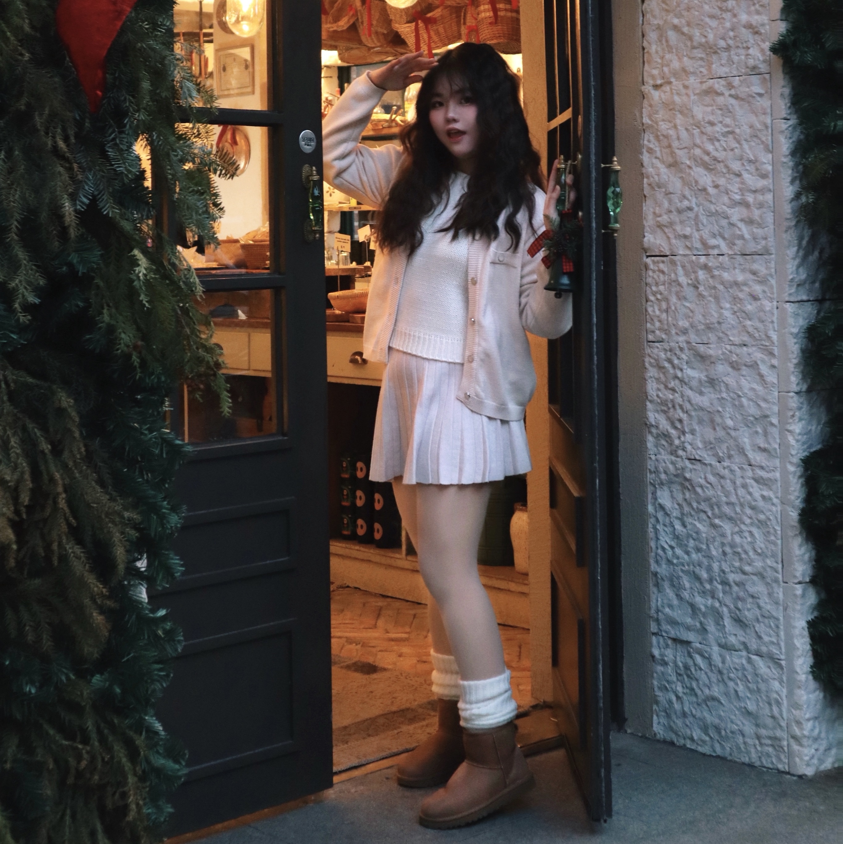 (W) UGG Classic Mini II Boots Chestnut 착용 스타일 - 4