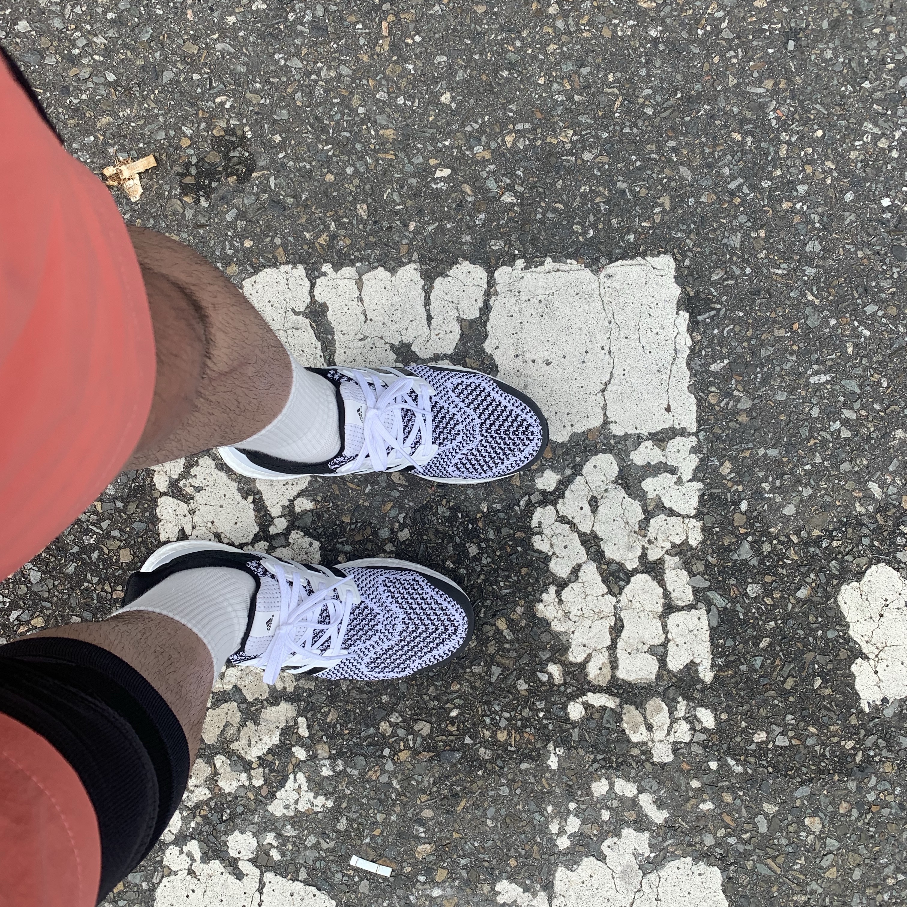 Adidas Ultraboost 1.0 DNA Cookies and Cream 착용 스타일