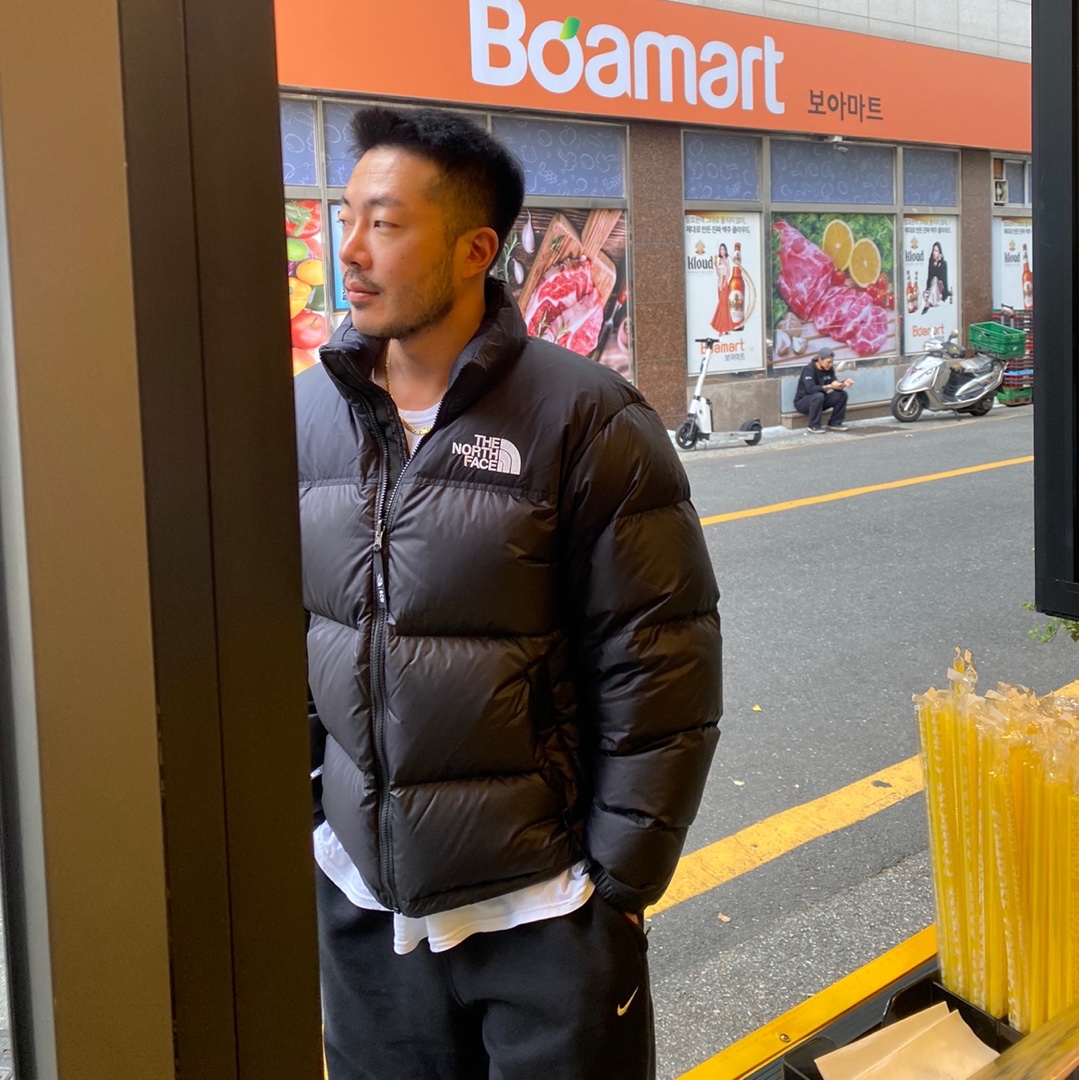 The North Face 1996 Retro Nuptse Down Jacket TNF Black 착용 스타일