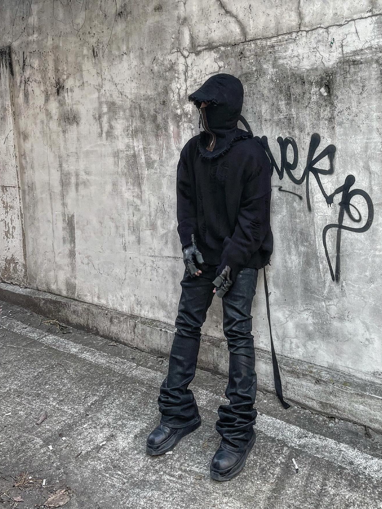 Undermycar Rabban Destroyed Long Sleeve Knit Dark Ink - 23FW 착용 스타일 - 2