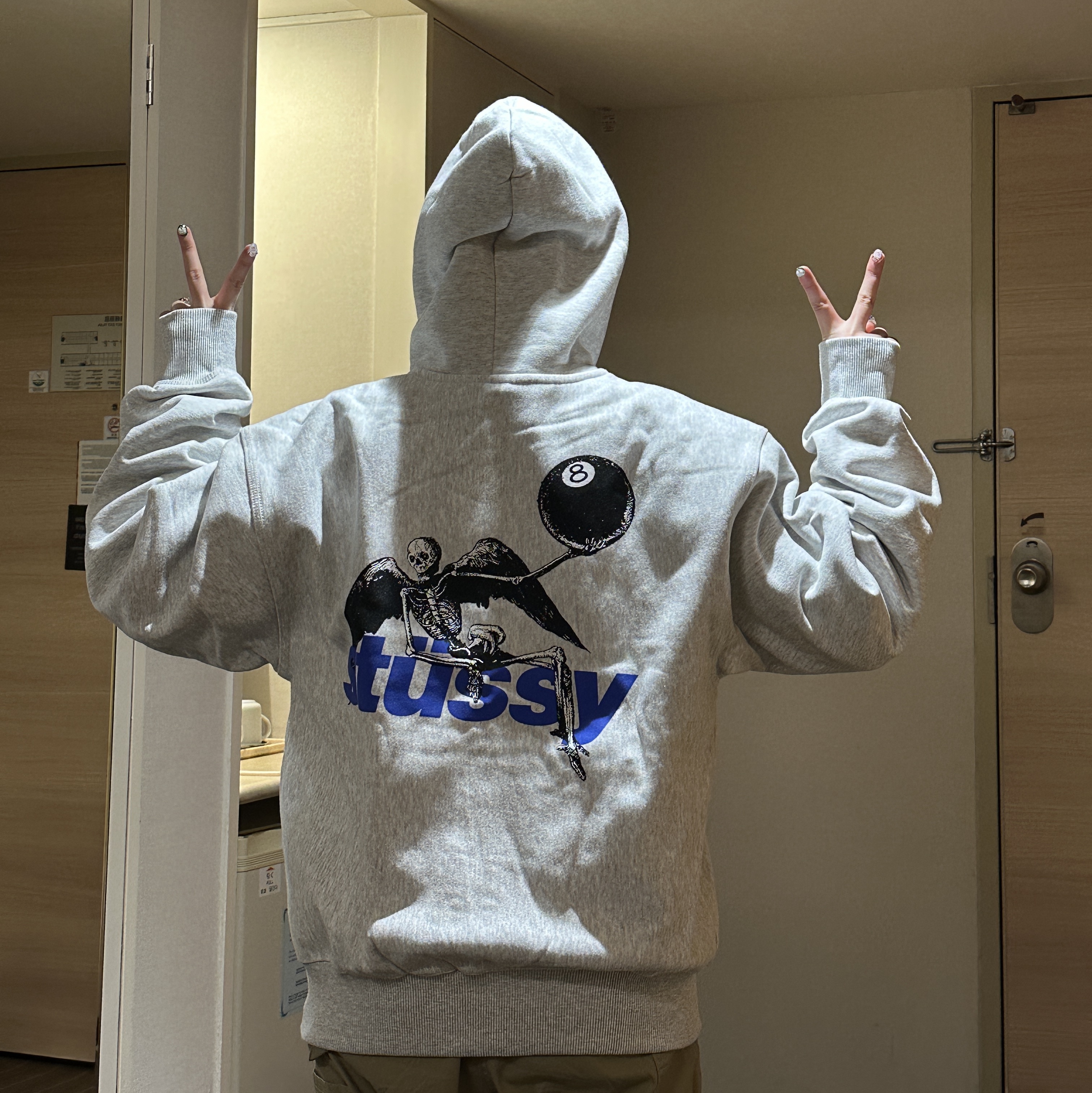 Stussy Apocalypse Zip Hoodie Ash Heather 착용 스타일