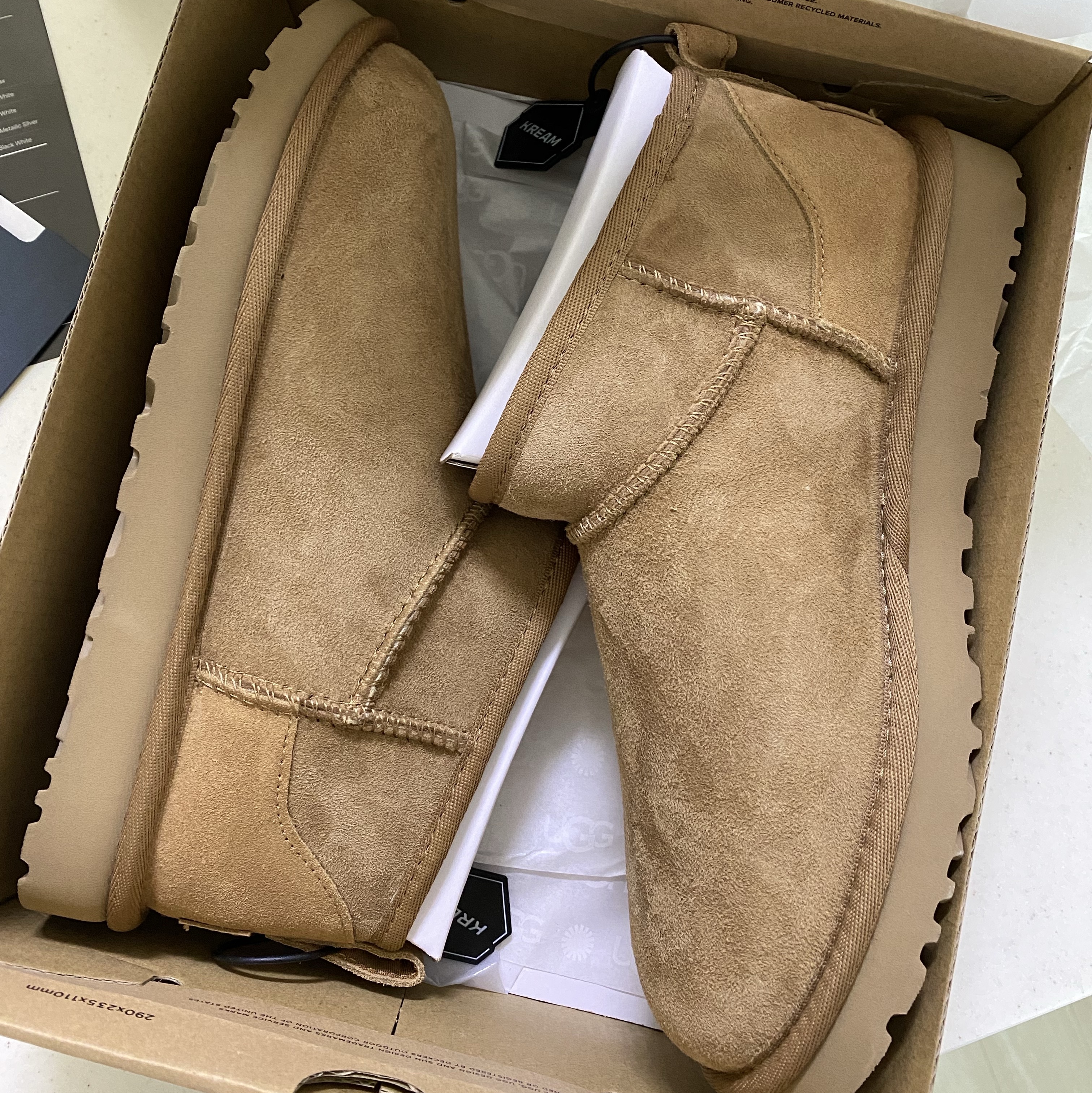 (W) UGG Classic Ultra Mini Boots Chestnut 착용 스타일 - 2