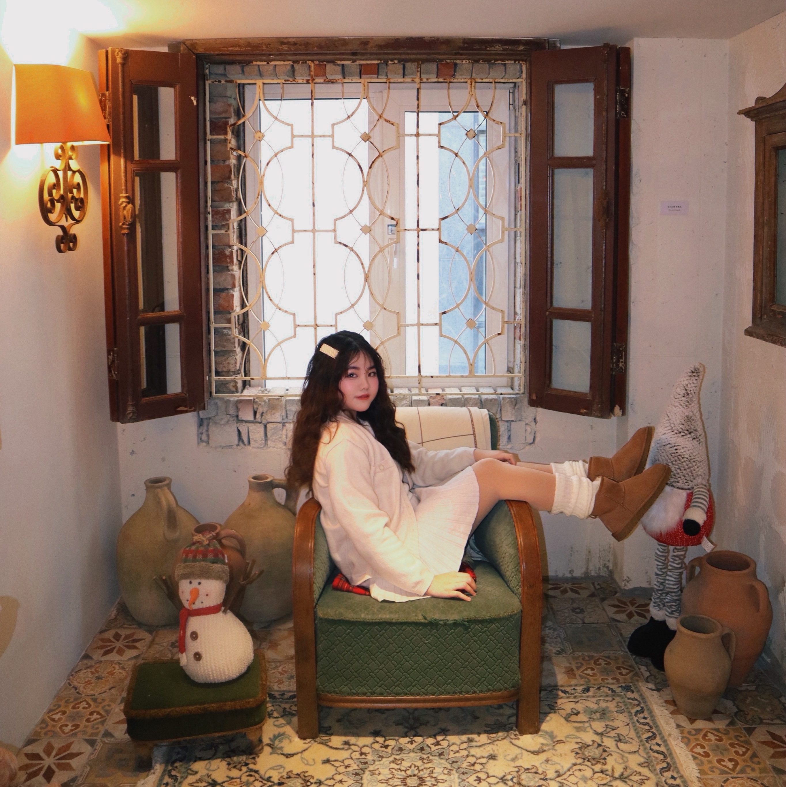 (W) UGG Classic Mini II Boots Chestnut 착용 스타일 - 2