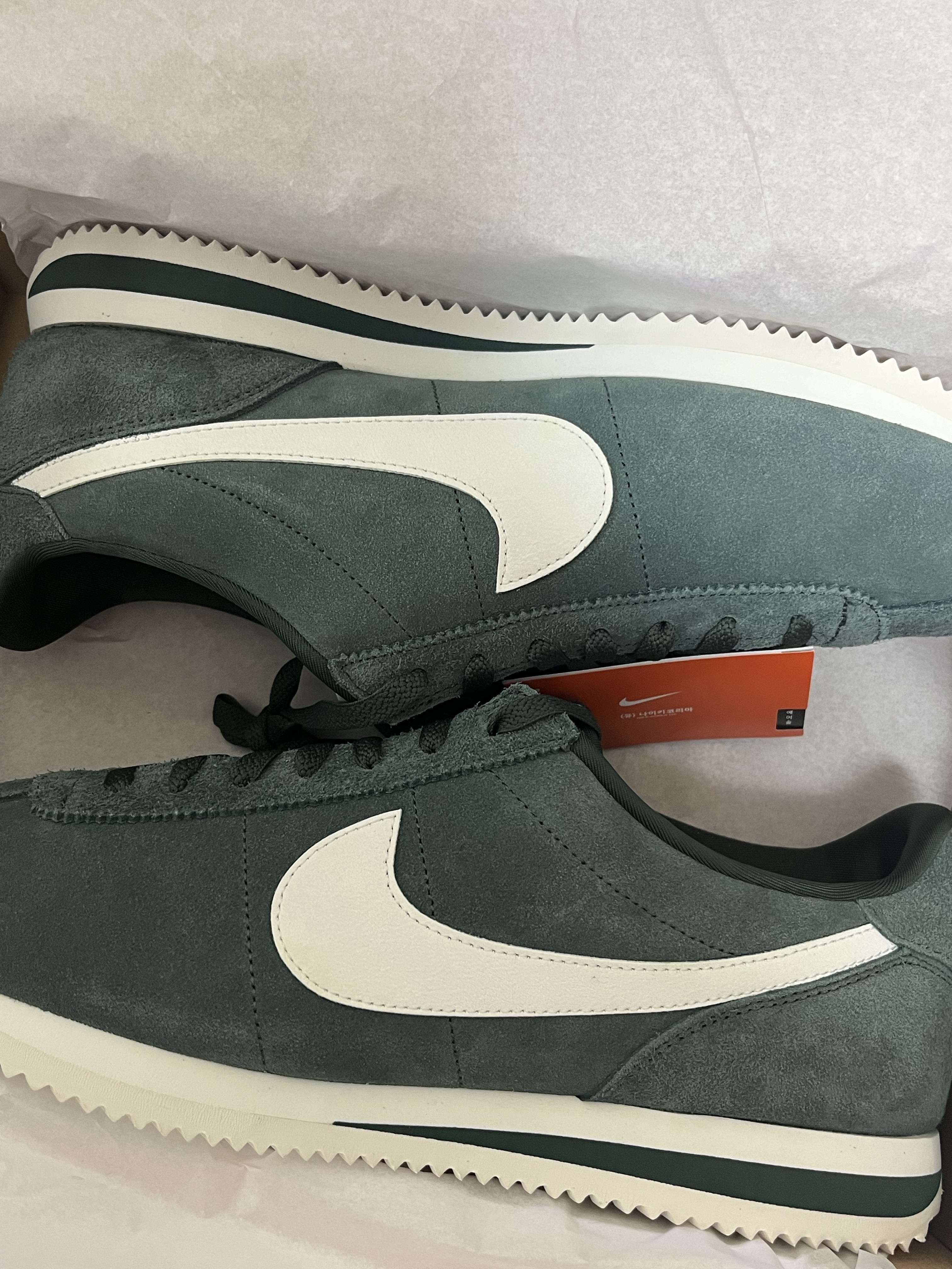 Nike Cortez Vintage Green 착용 스타일 - 2