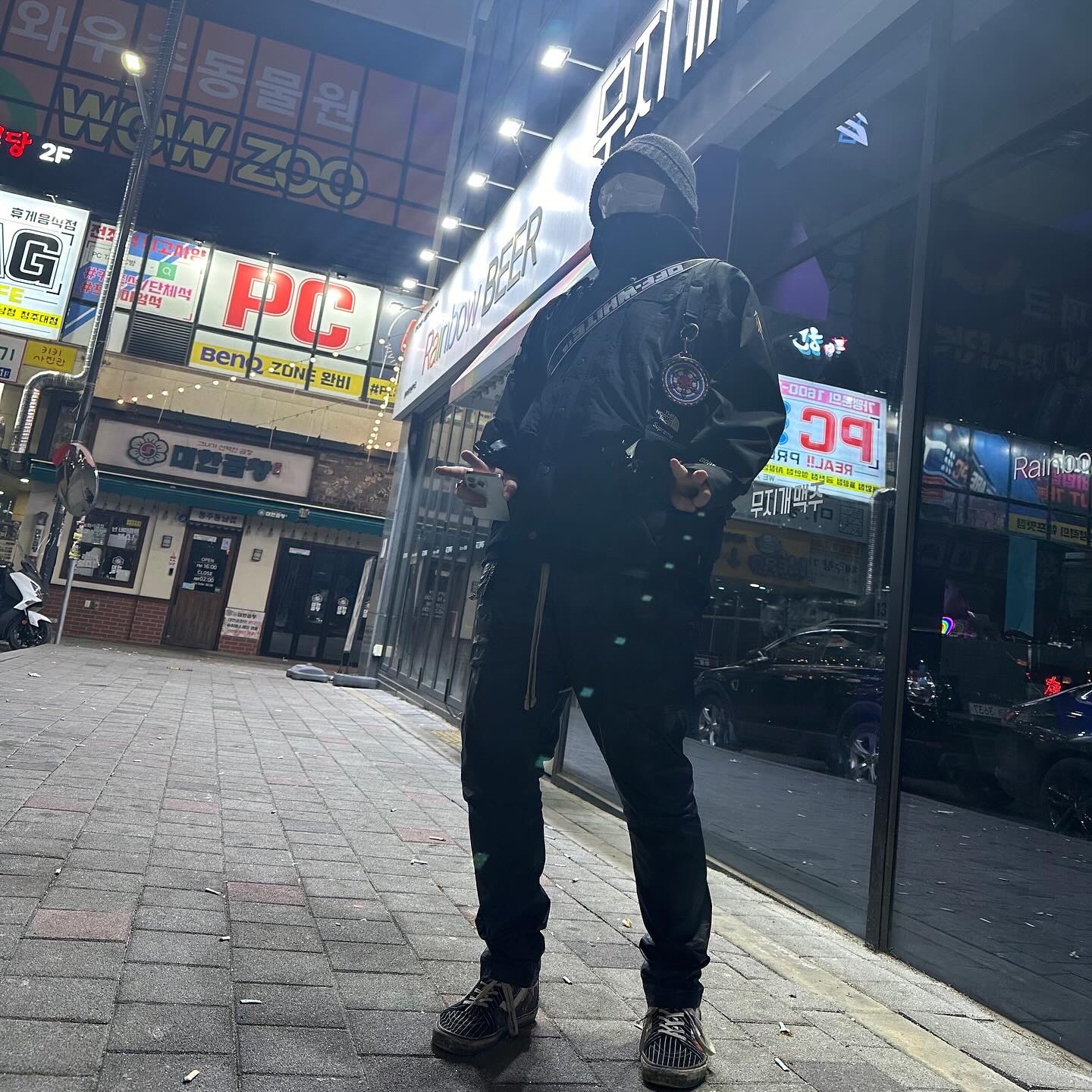 Supreme x The North Face RTG Jacket + Vest Black - 20SS, Off-White x Amore Pacific Protection Box (Without Cosmetics) 착용 스타일 - 1