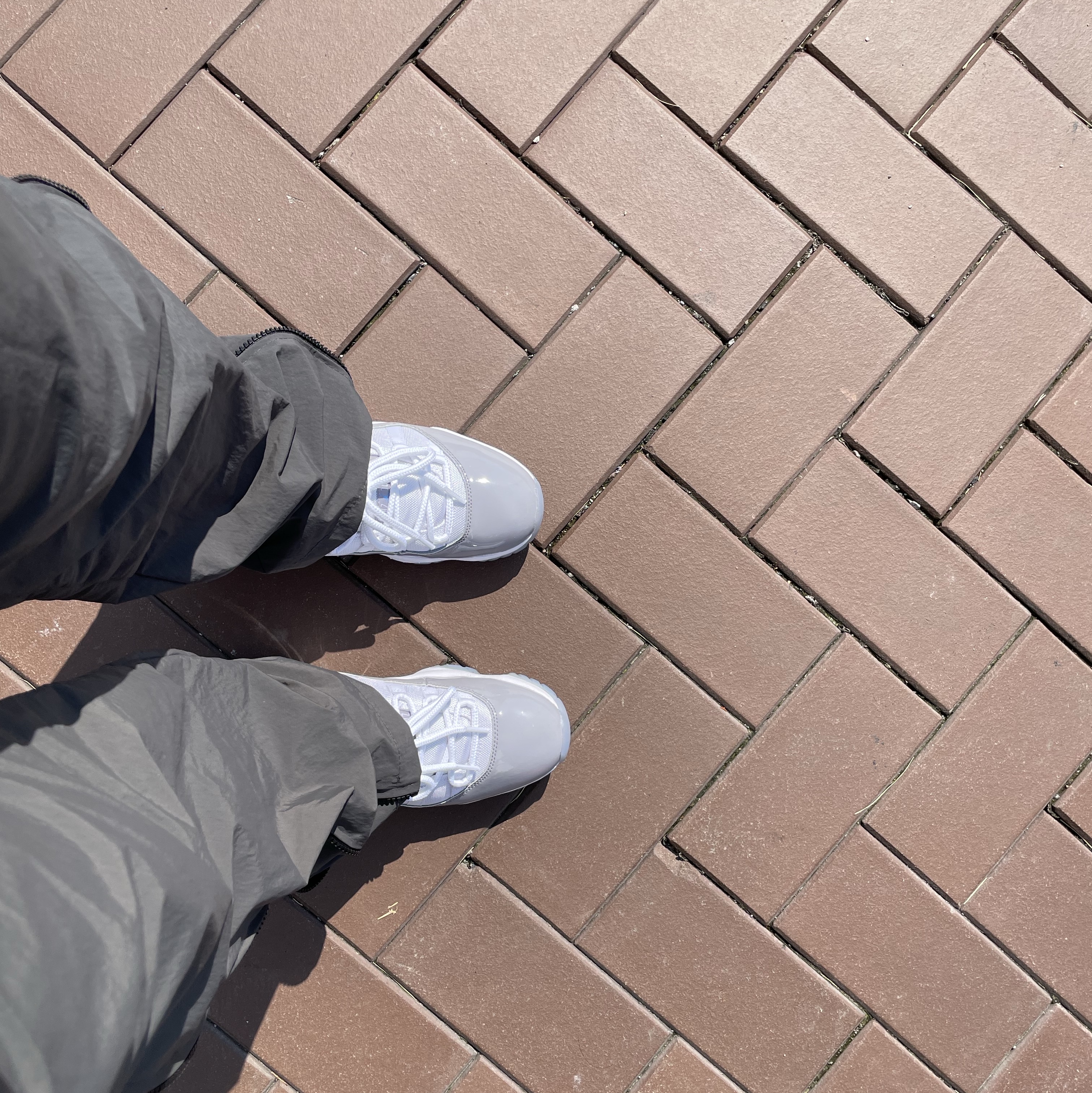 Jordan 11 Retro Low Cement Grey 착용 스타일