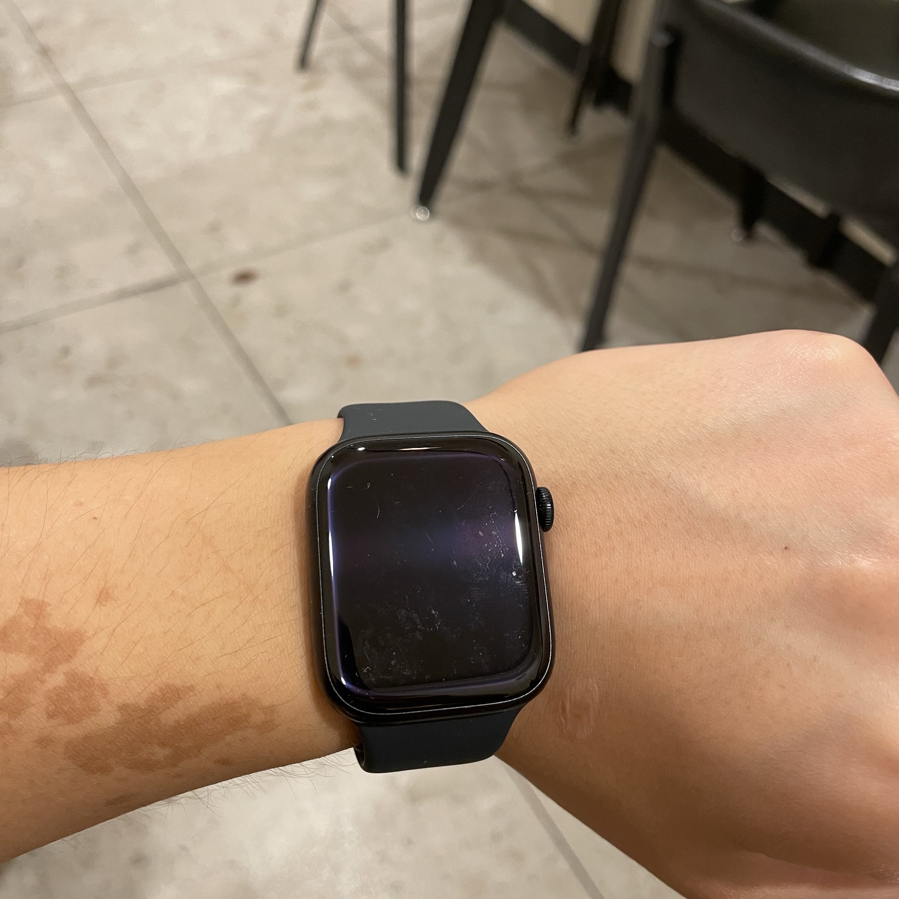 Apple Watch Series 8 45mm GPS Midnight Aluminium Case with Sport Band Midnight (Korean Ver.) 착용 스타일 - 4