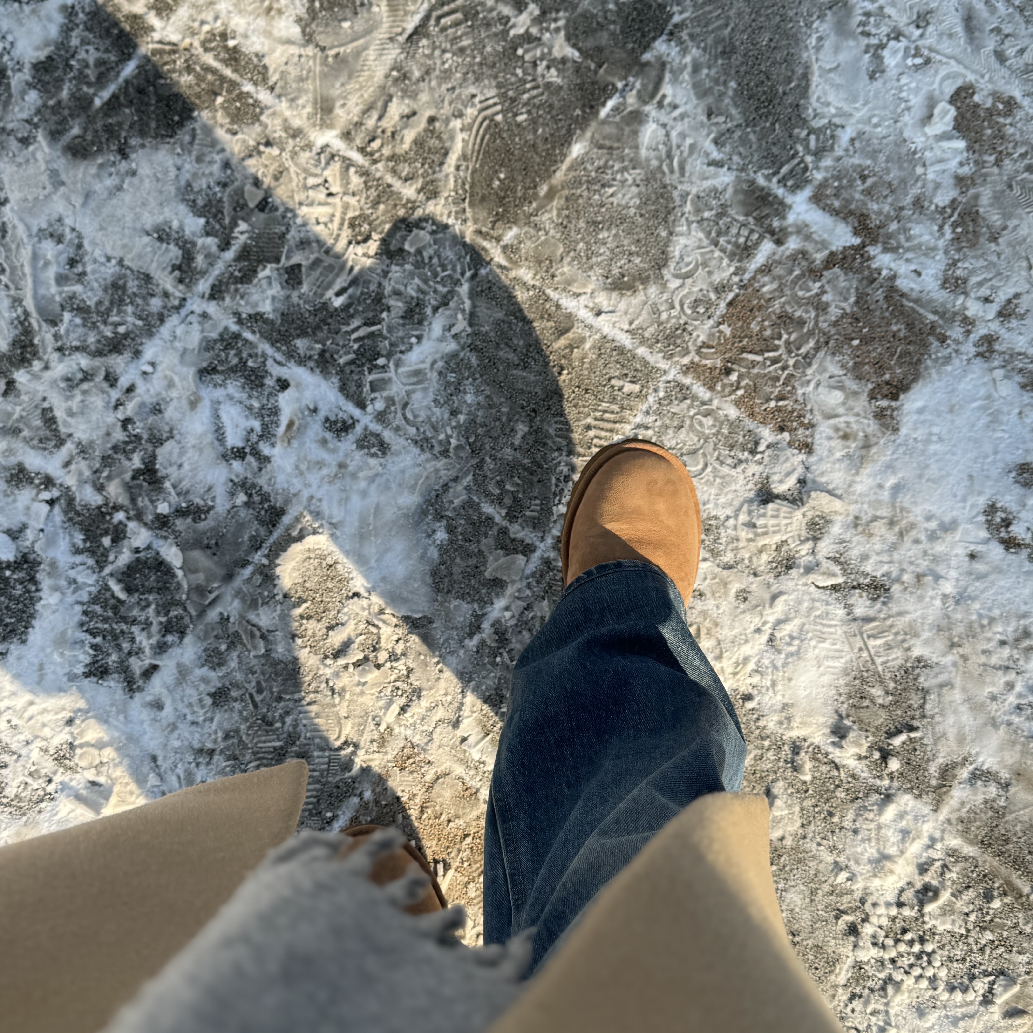 (W) UGG Classic Mini II Boots Chestnut 착용 스타일 - 3