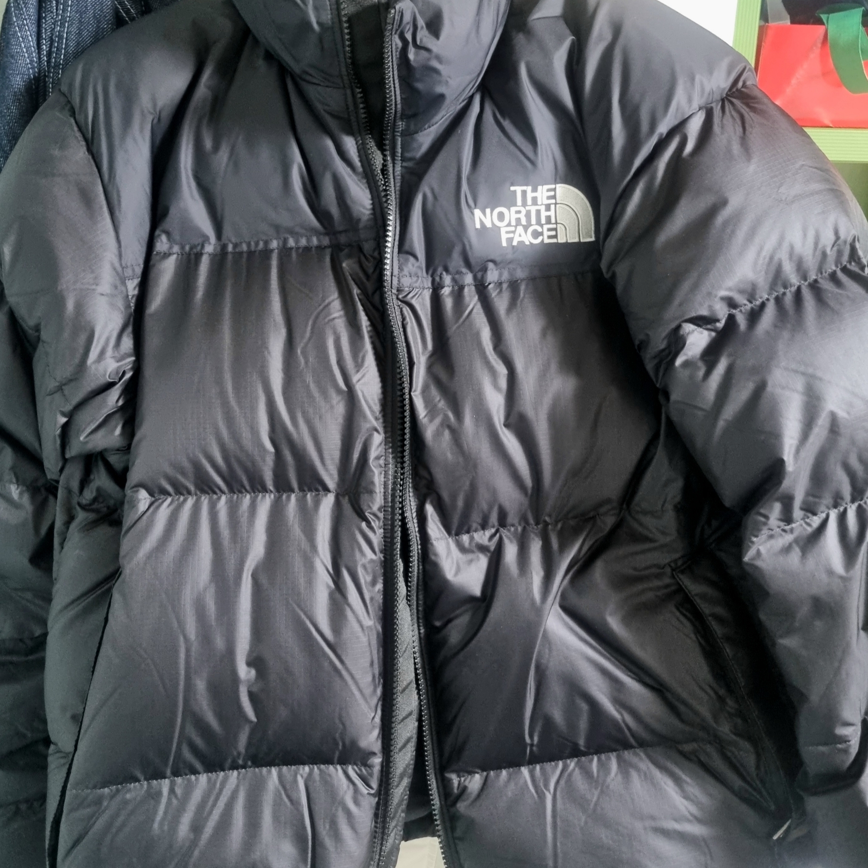 The North Face 1996 Eco Nuptse Jacket Black 착용 스타일