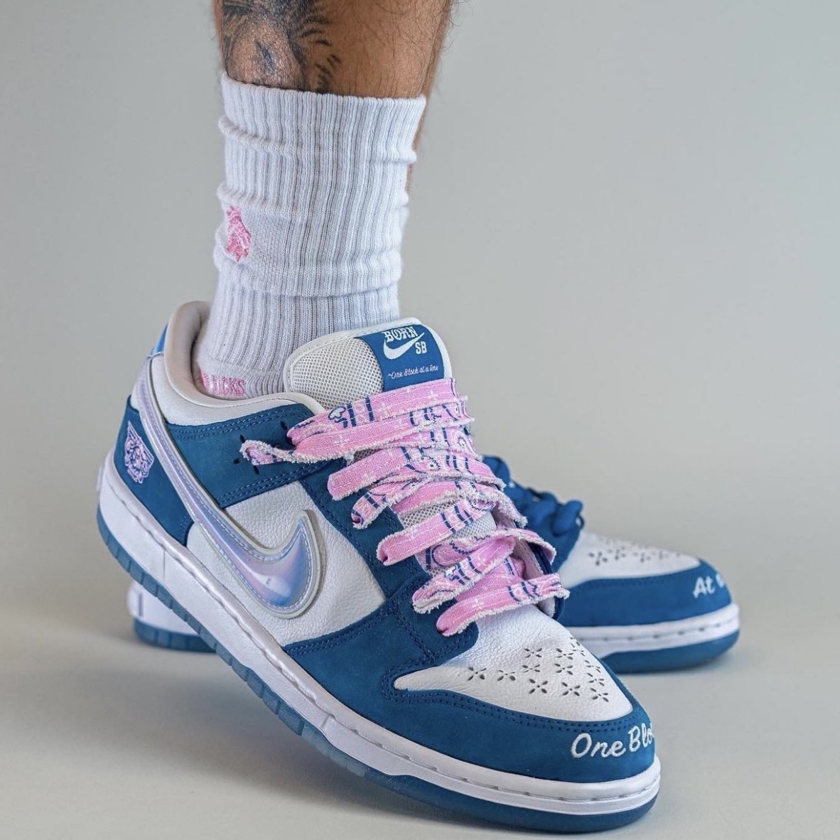 Nike x Yuto Horigome SB Dunk Low Wolf Grey, Nike x Supreme SB Dunk Low QS Rammellzee Black 착용 스타일 - 6