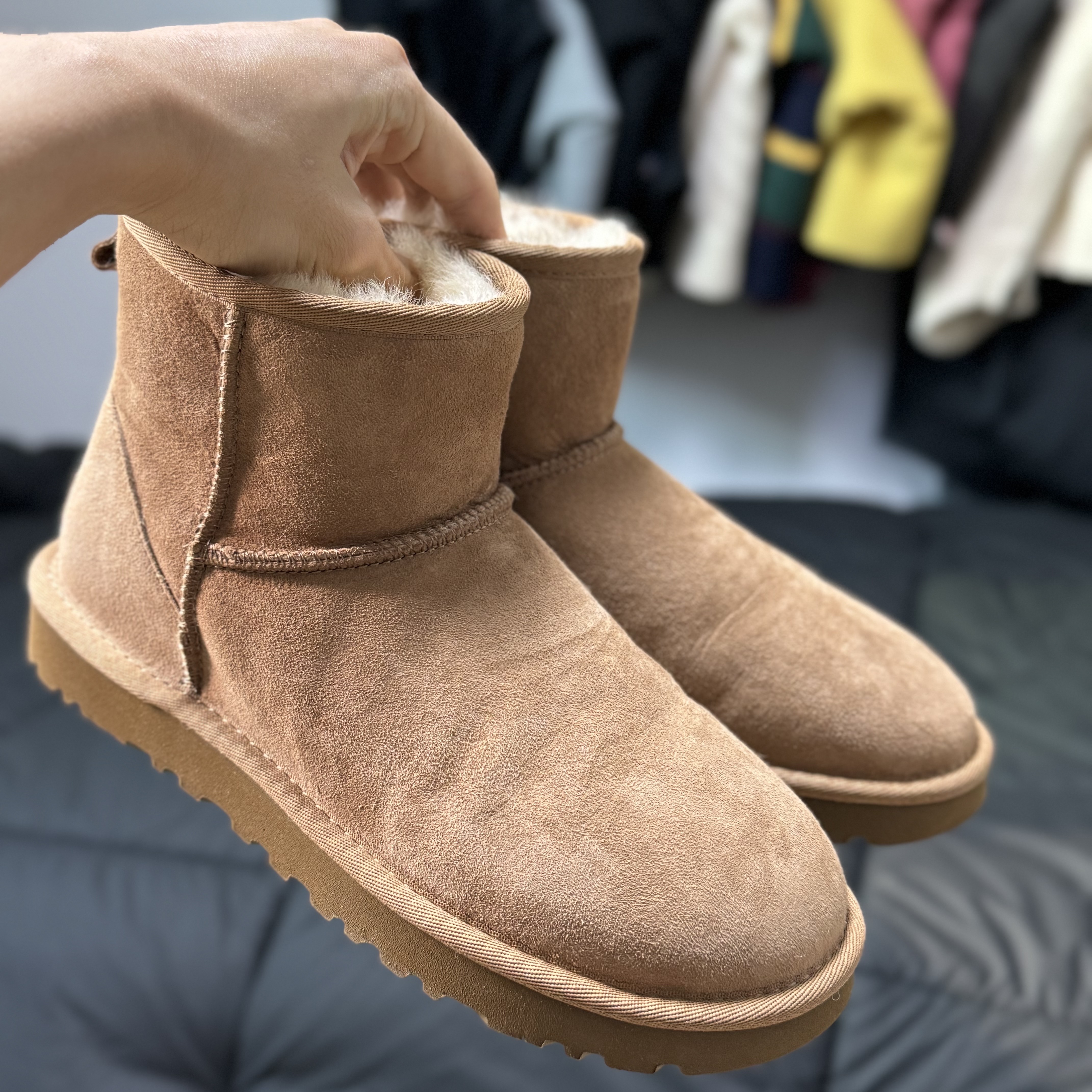 (W) UGG Classic Mini II Boots Chestnut 착용 스타일 - 1