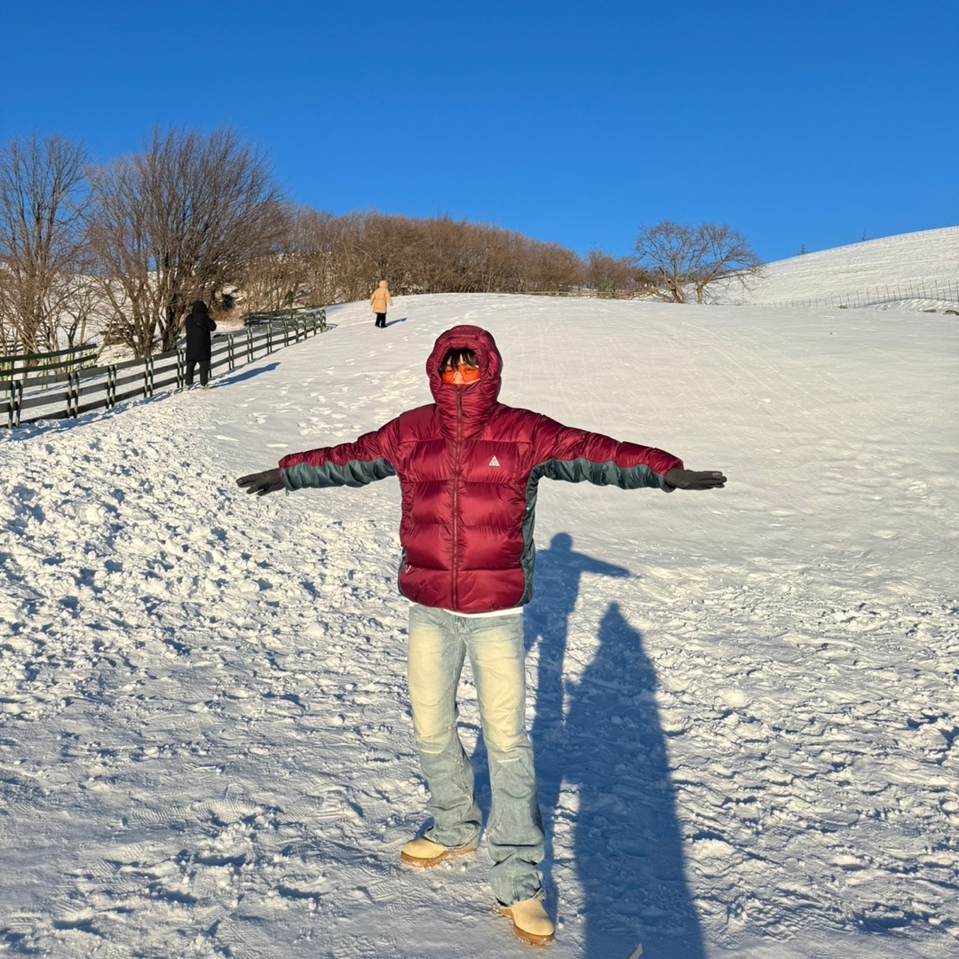 Nike ACG Therma-Fit ADV Lunar Lake Puffer Jacket Night Maroon - Asia, Arc'teryx Atom LT Hoody Black 착용 스타일 - 3