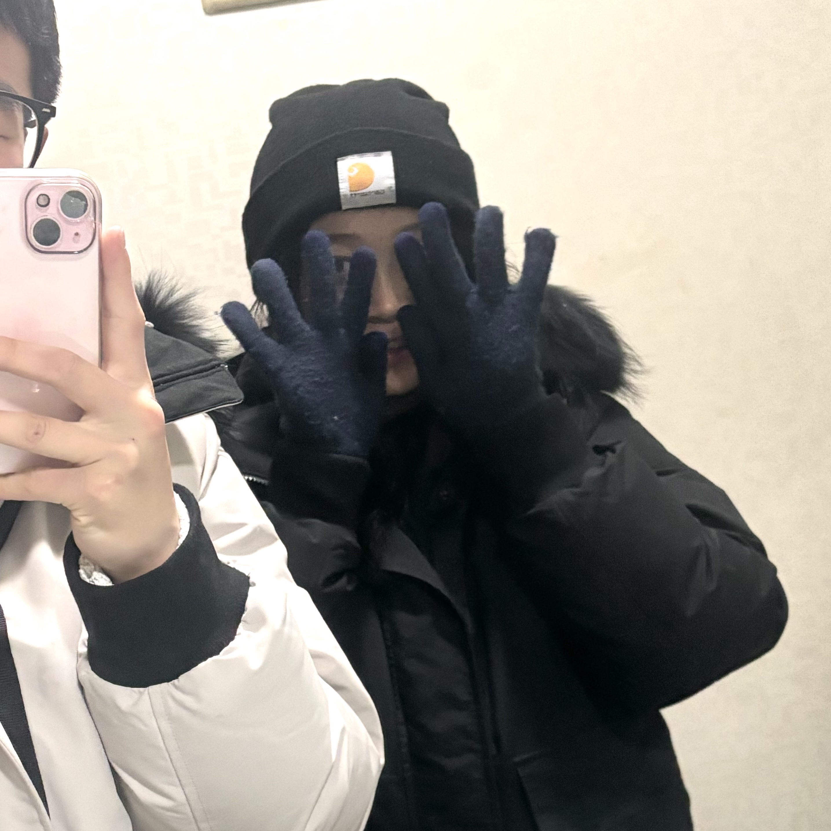 Carhartt Knit Cuffed Beanie Black 착용 스타일