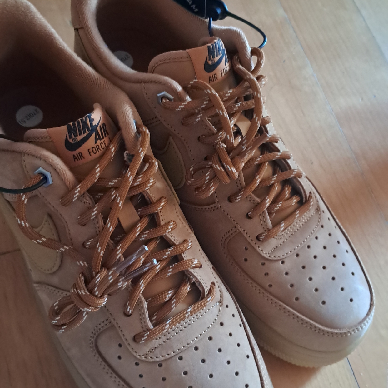 Nike Air Force 1 '07 WB Flax 착용 스타일 - 1