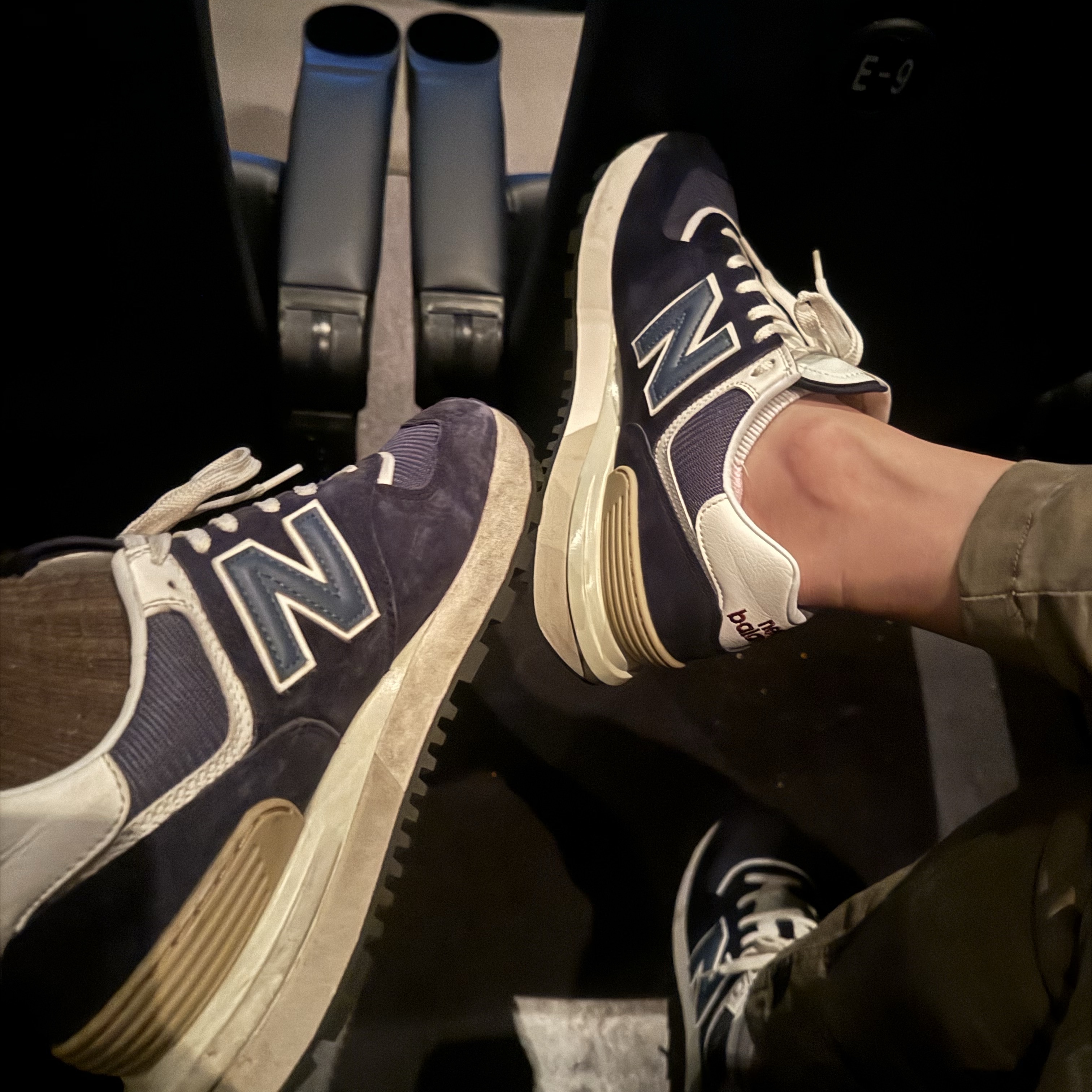 New Balance 574 Legacy Navy 착용 스타일