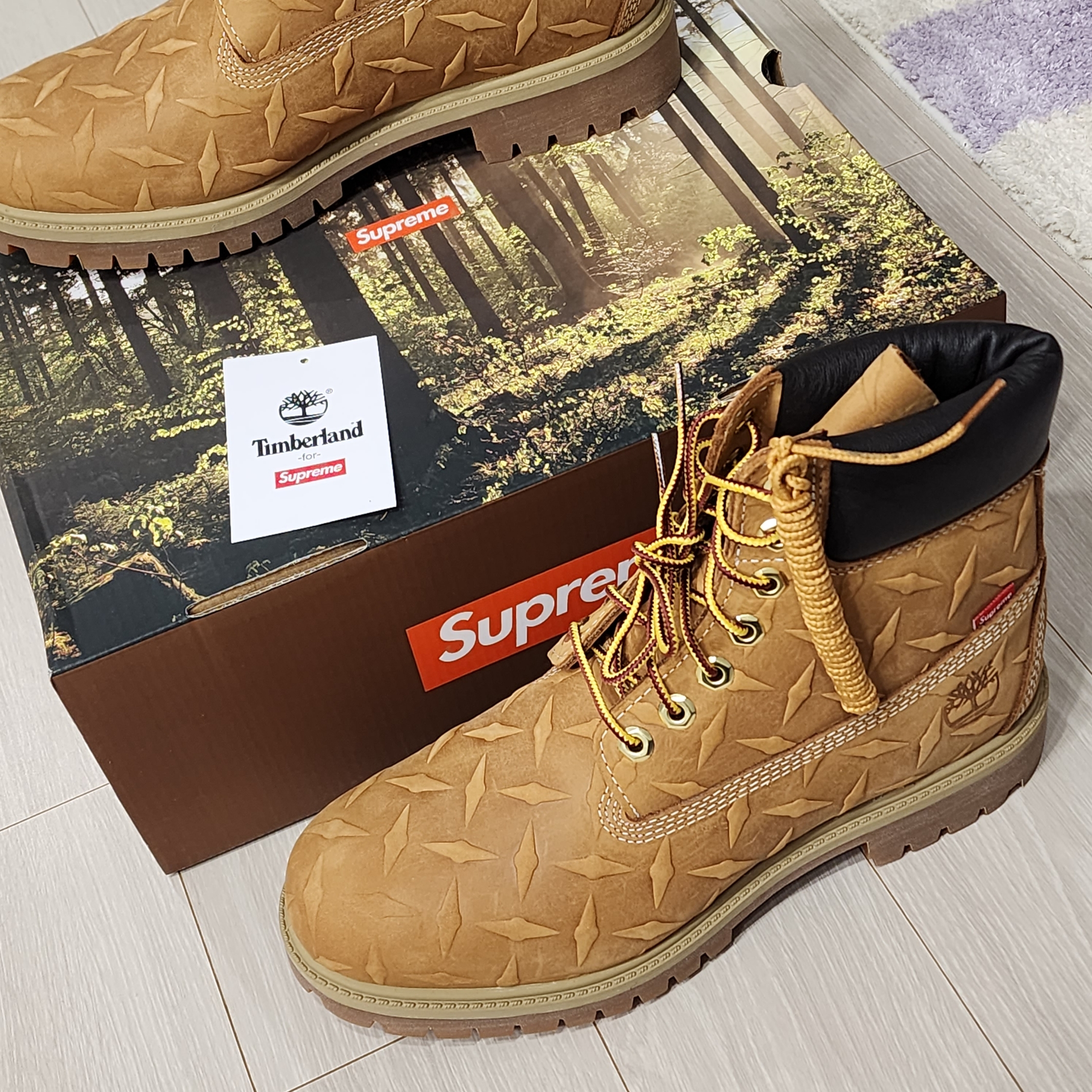 Timberland x Supreme Diamond Plate 6 Inch Premium Waterproof Boot Wheat - 23FW - Medium 착용 스타일 - 3