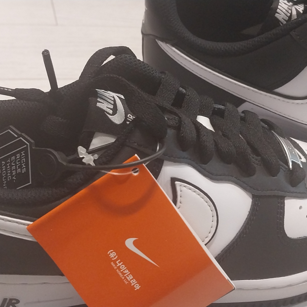 Nike Air Force 1 '07 Black White 착용 스타일
