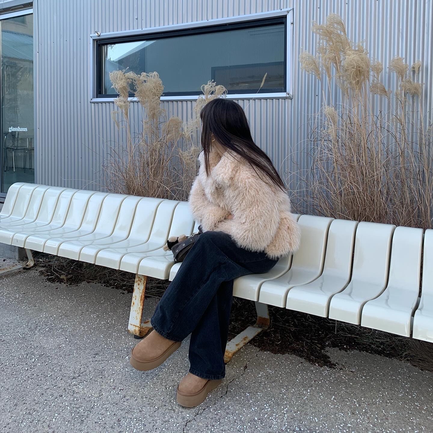 (W) UGG Classic Ultra Mini Platform Boots Chestnut 착용 스타일