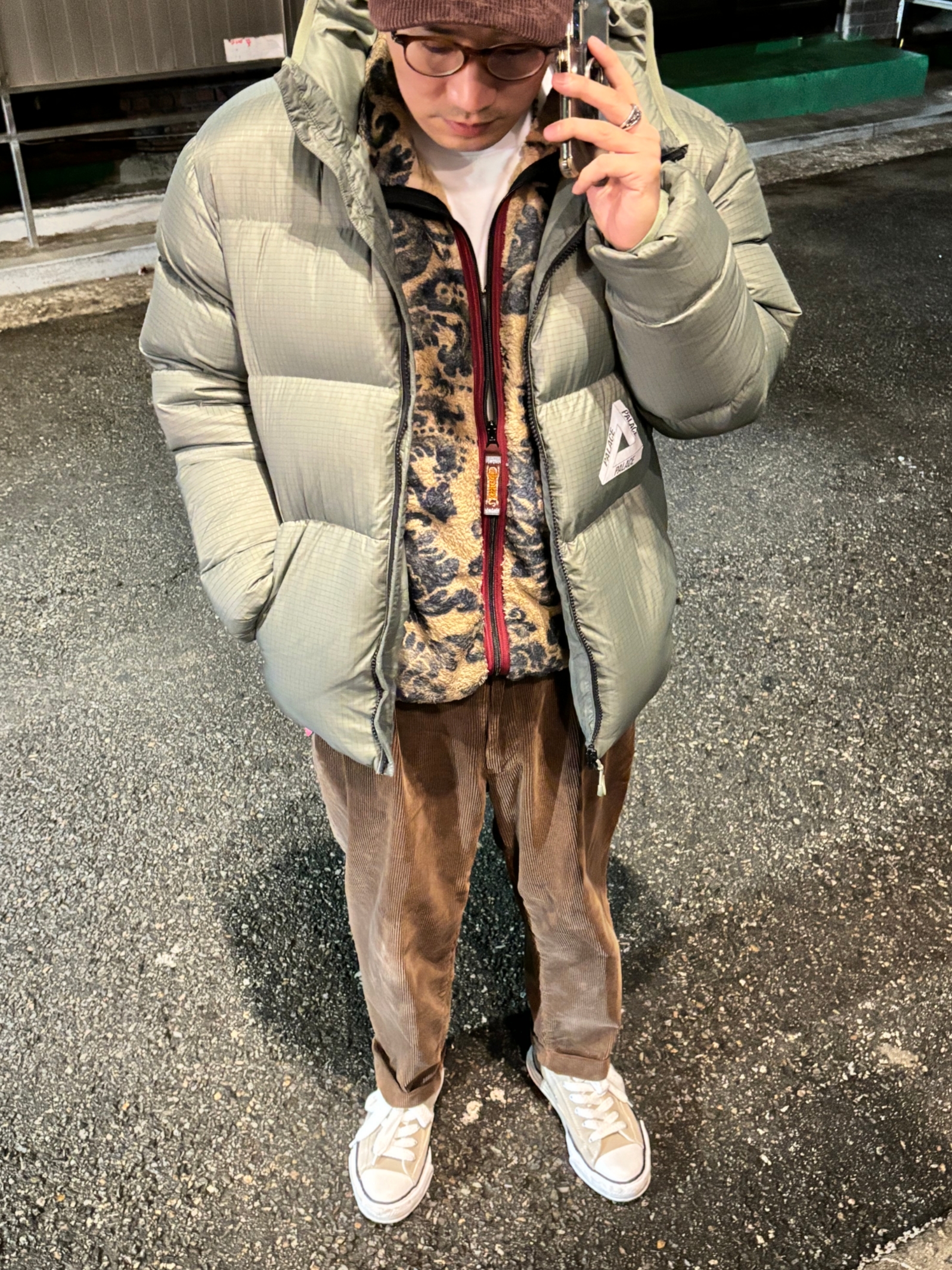 Kapital Damask Pattern Maria Fleece Zip Blouson Beige, Palace Cord Tri-Ferg Patch 6-Panel Brown - 23FW 착용 스타일 - 2