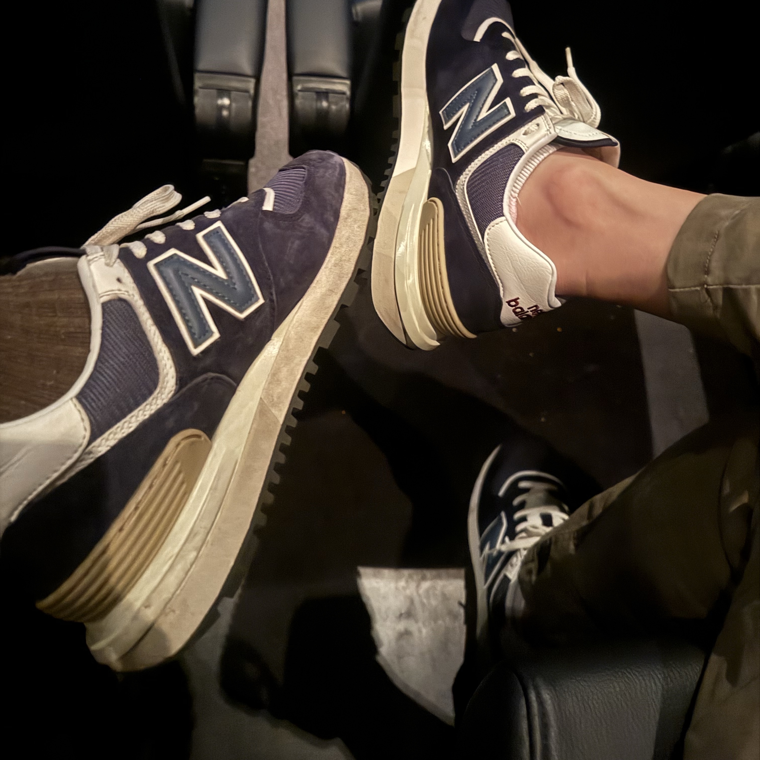 New Balance 574 Legacy Navy 착용 스타일