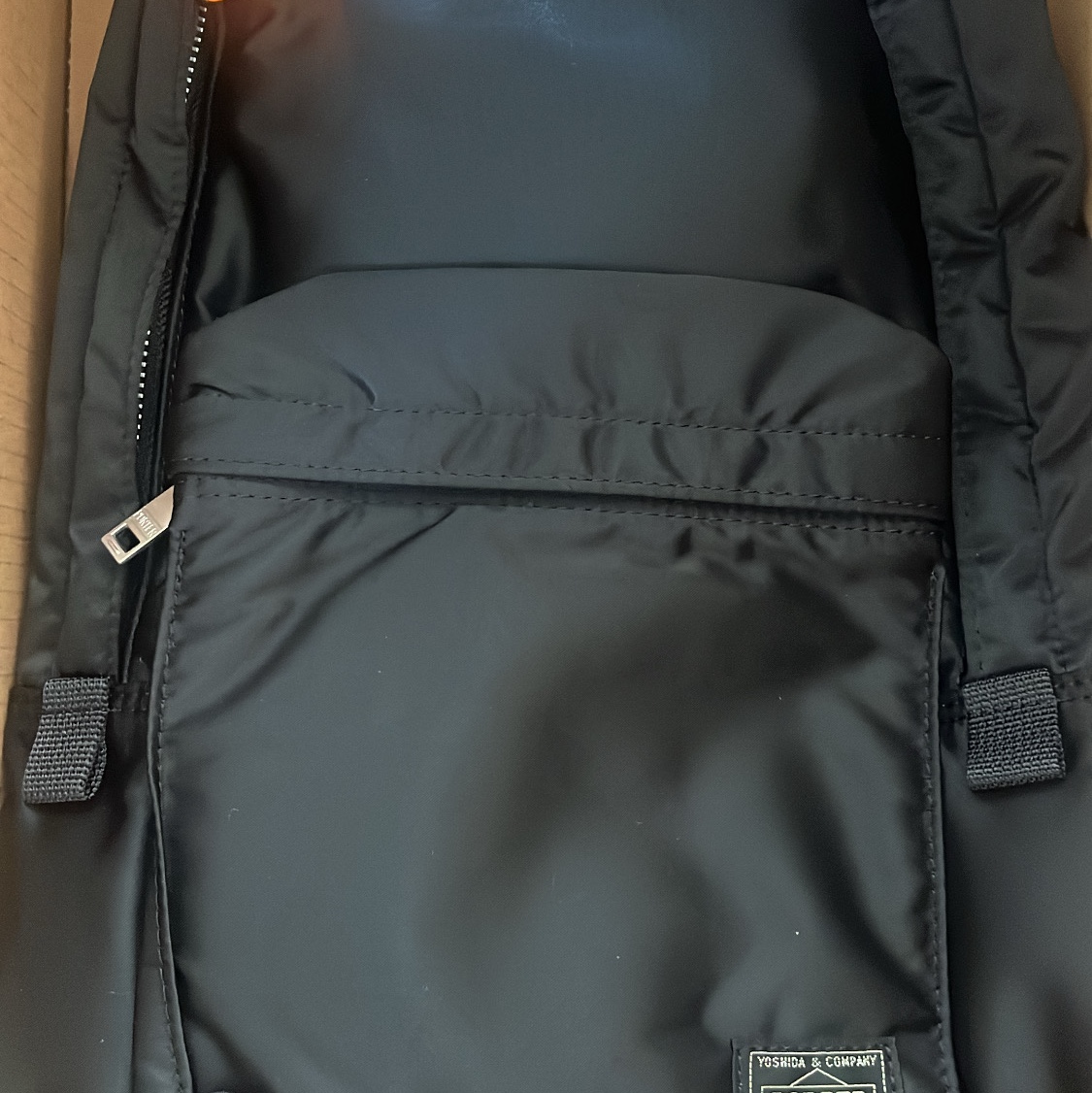 Porter Tanker Backpack Black 착용 스타일