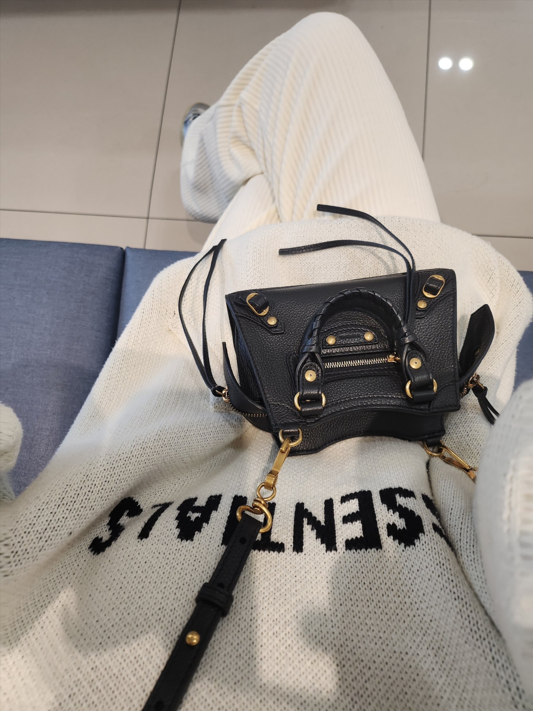 Essentials Knit Pullover Hoodie Cream - 21SS, Balenciaga Neo Classic Nano City Bag Black 착용 스타일