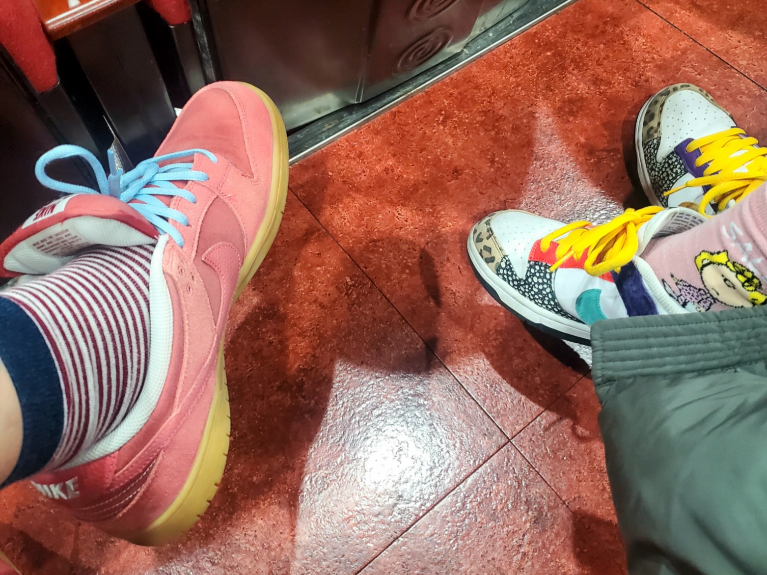 Nike SB Dunk Low Adobe, (W) Nike Dunk Low SE Patchwork 착용 스타일
