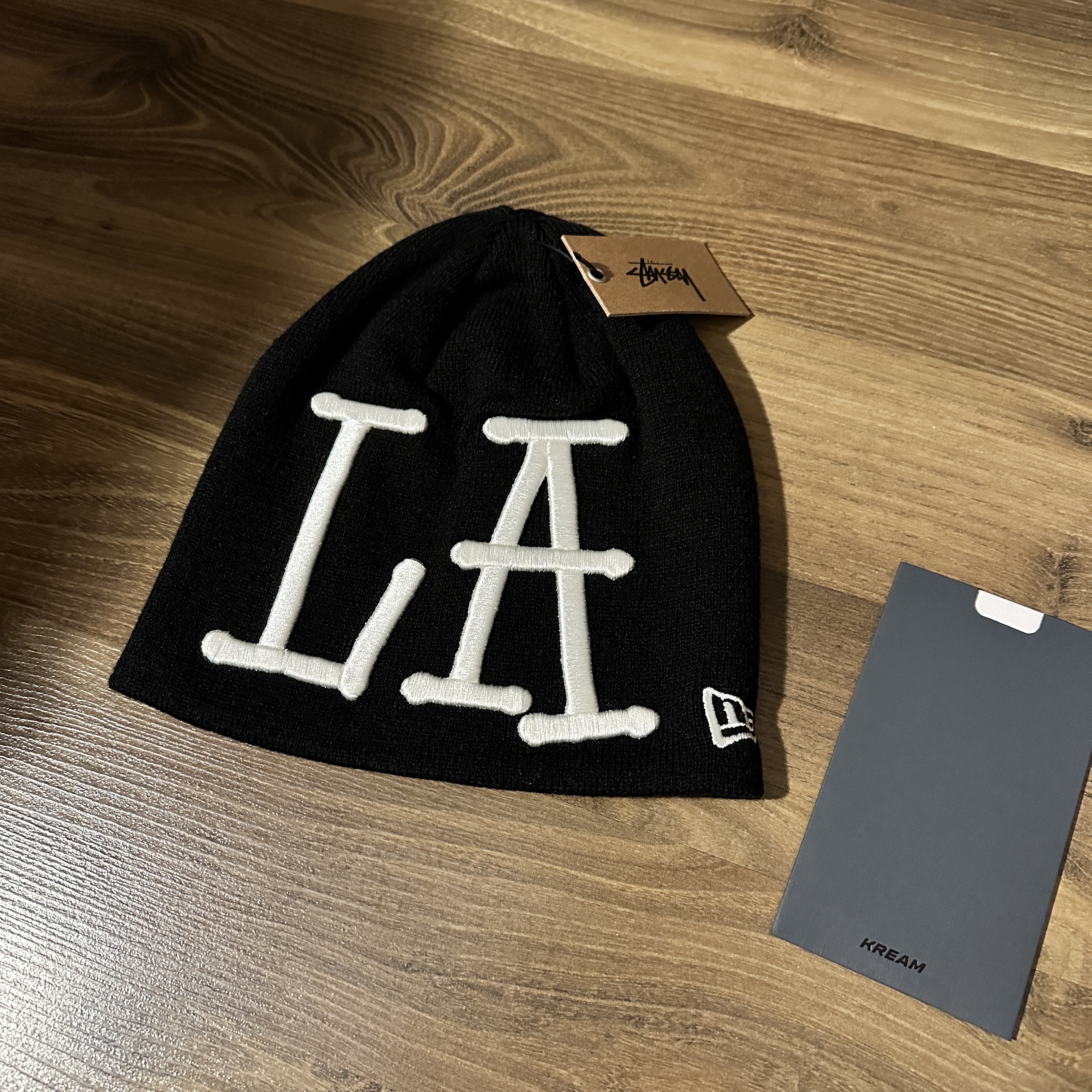 Stussy New Era Skullcap LA Embroidery Black 착용 스타일