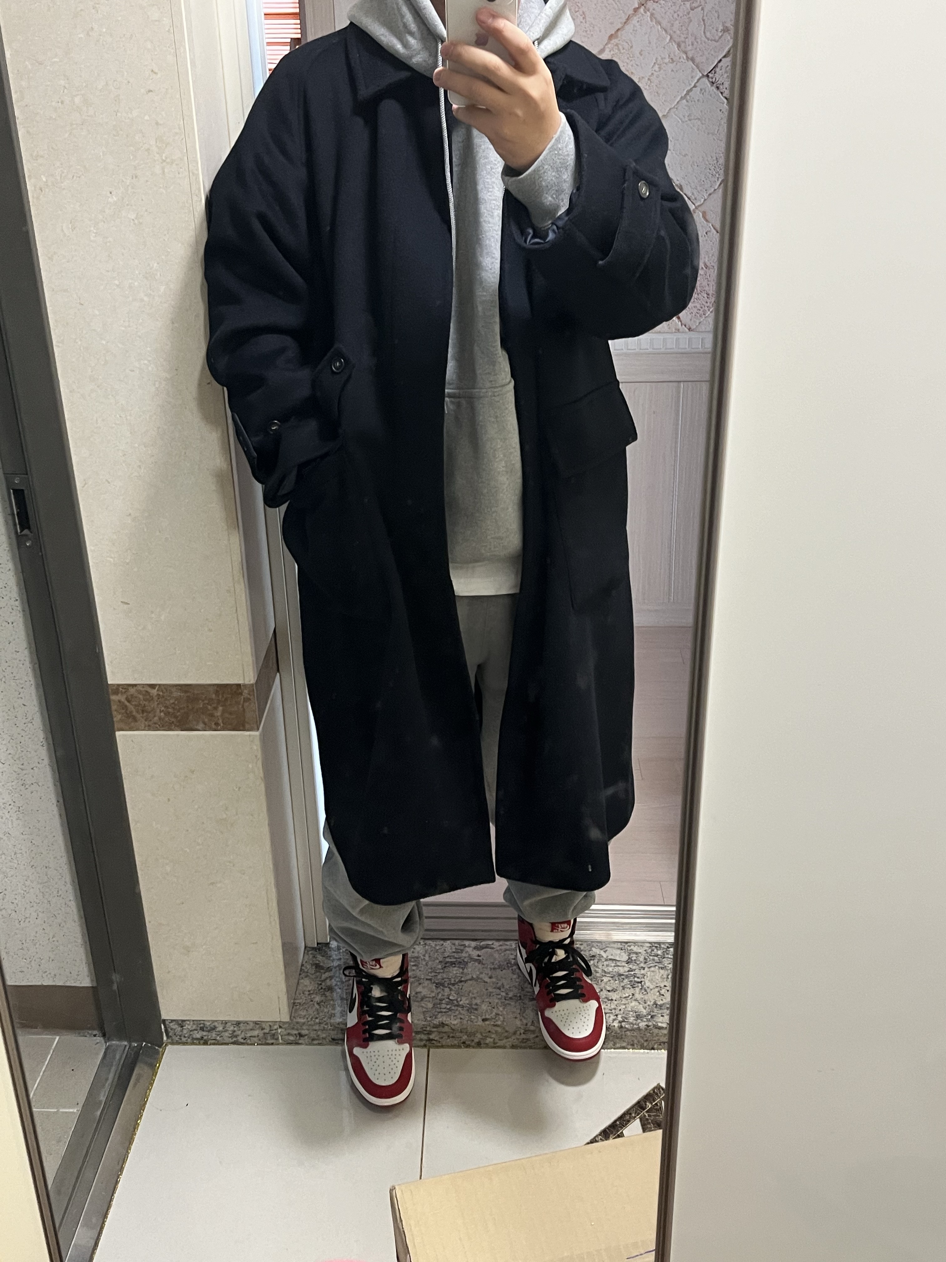 Nike x Stussy NRG RA Pullover Hoodie Dark Grey Heather (DJ9488-063), Nike x Stussy NRG RA Fleece Pants Dark Grey Heather (DJ9490-063) 착용 스타일