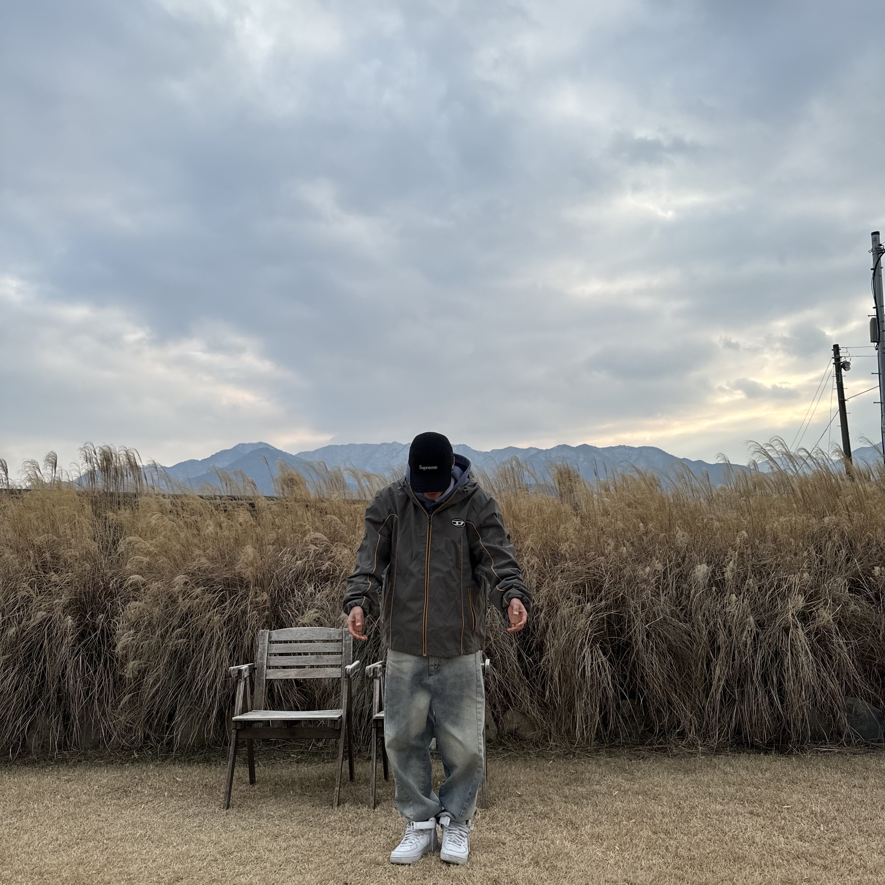 Supreme Washed Chino Twill Camp Cap Black, Diesel J-Hives Windbreaker with Contrast Piping Grey 착용 스타일 - 2