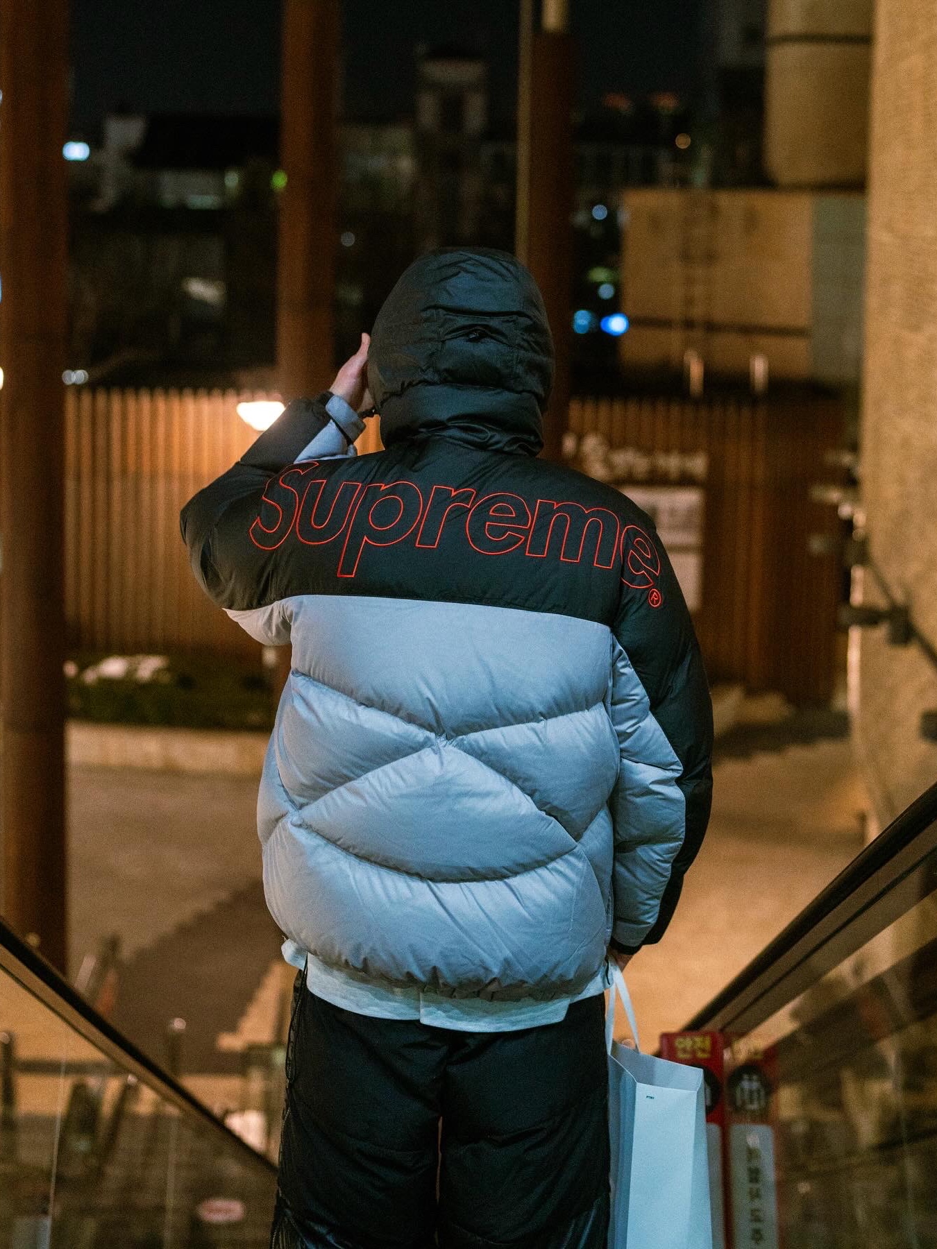 Supreme x The North Face 800-Fill Half Zip Hooded Pullover Grey - 22FW, Nike x Comme des Garcons Homme Plus Air Max Sunder SP White Black 착용 스타일 - 1