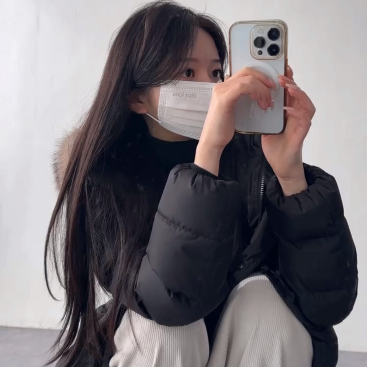 (W) Moncler Khloe Long Down Jacket Black - 23FW 착용 스타일